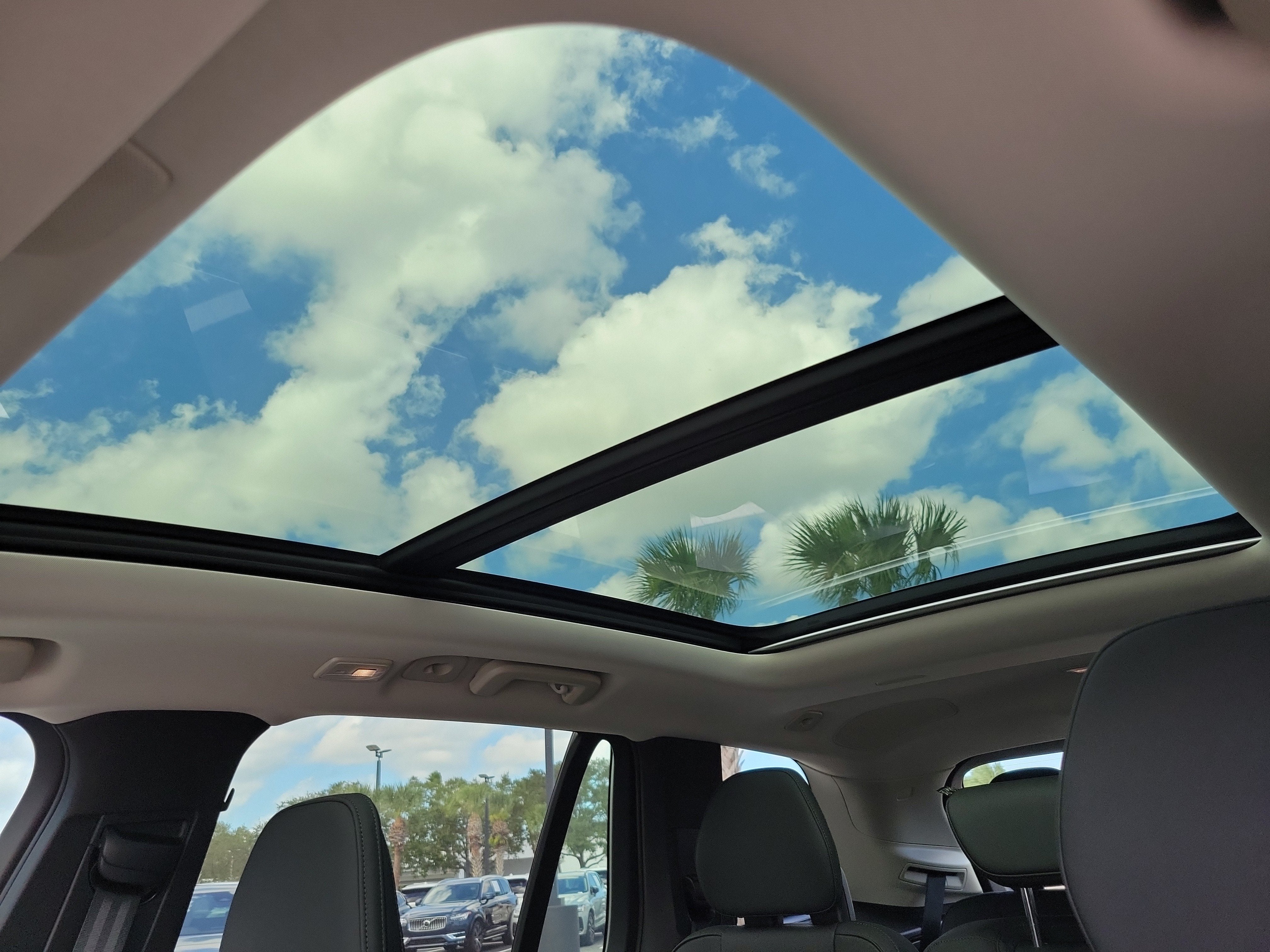 2026 Volvo XC90 Plus