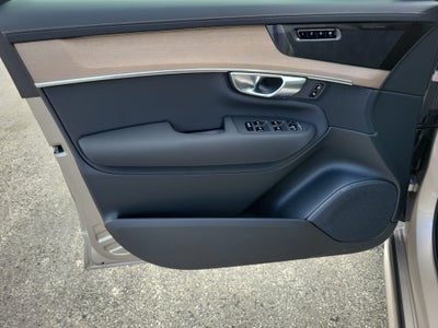 2026 Volvo XC90 Plus