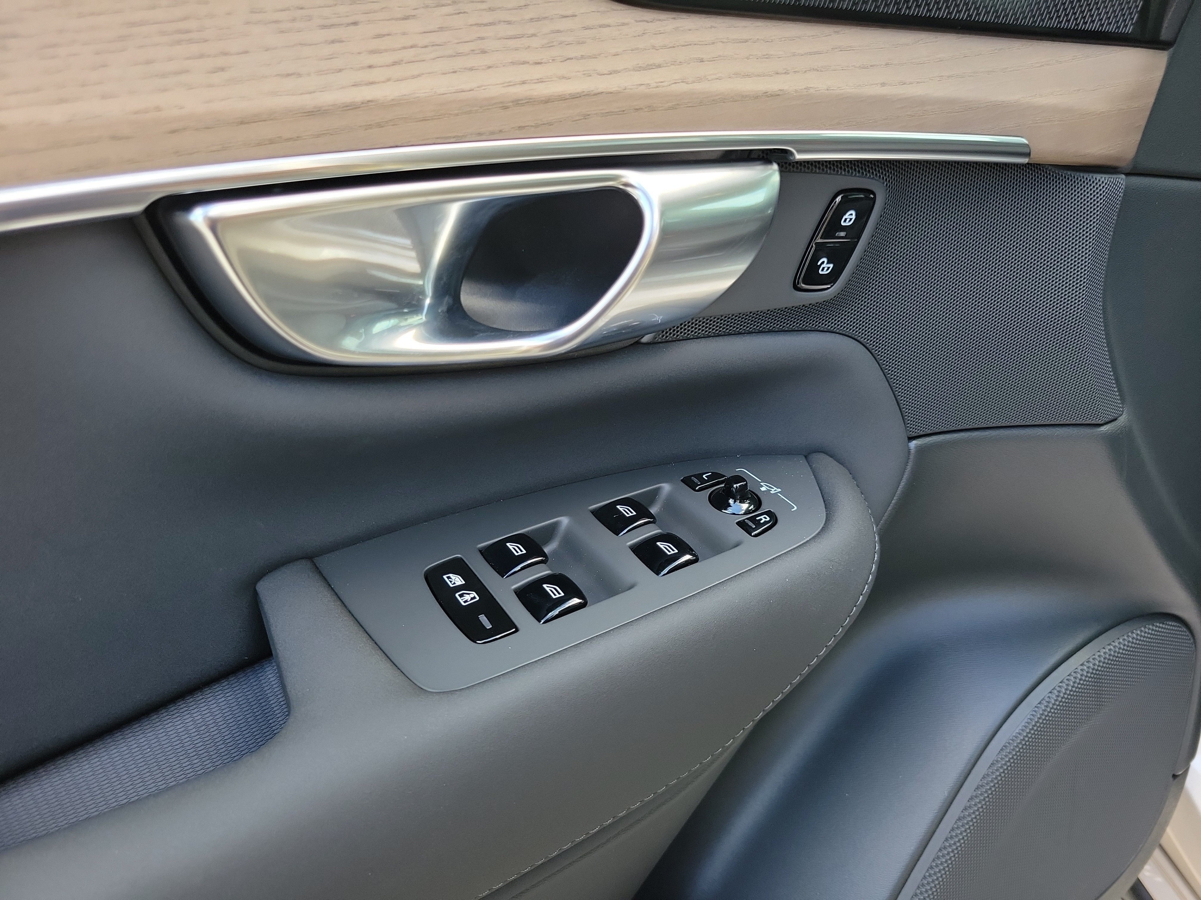 2026 Volvo XC90 Plus