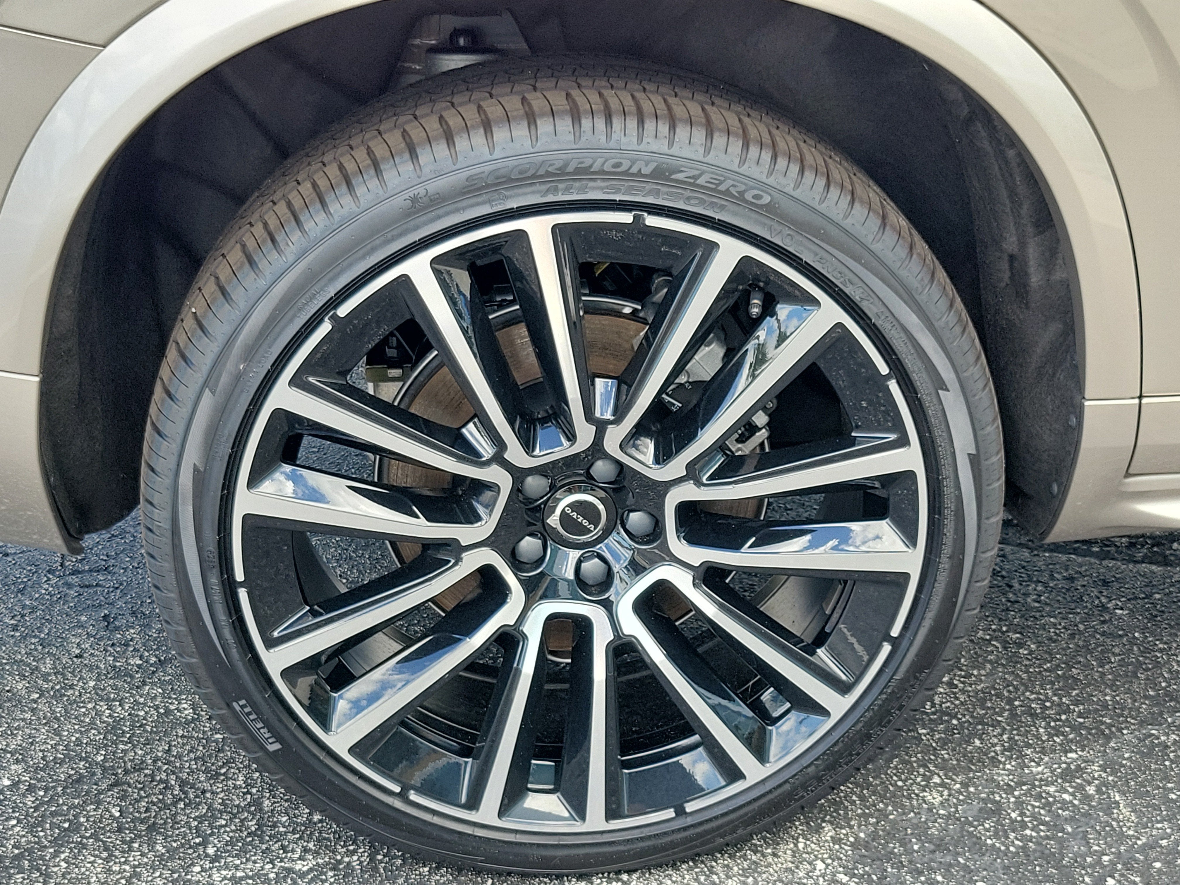 2026 Volvo XC90 Plus