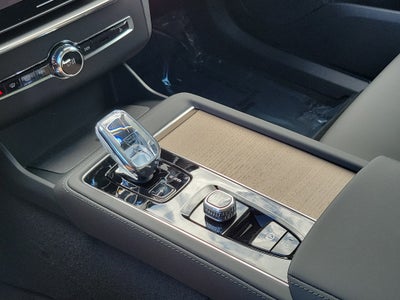 2026 Volvo XC90 Plus