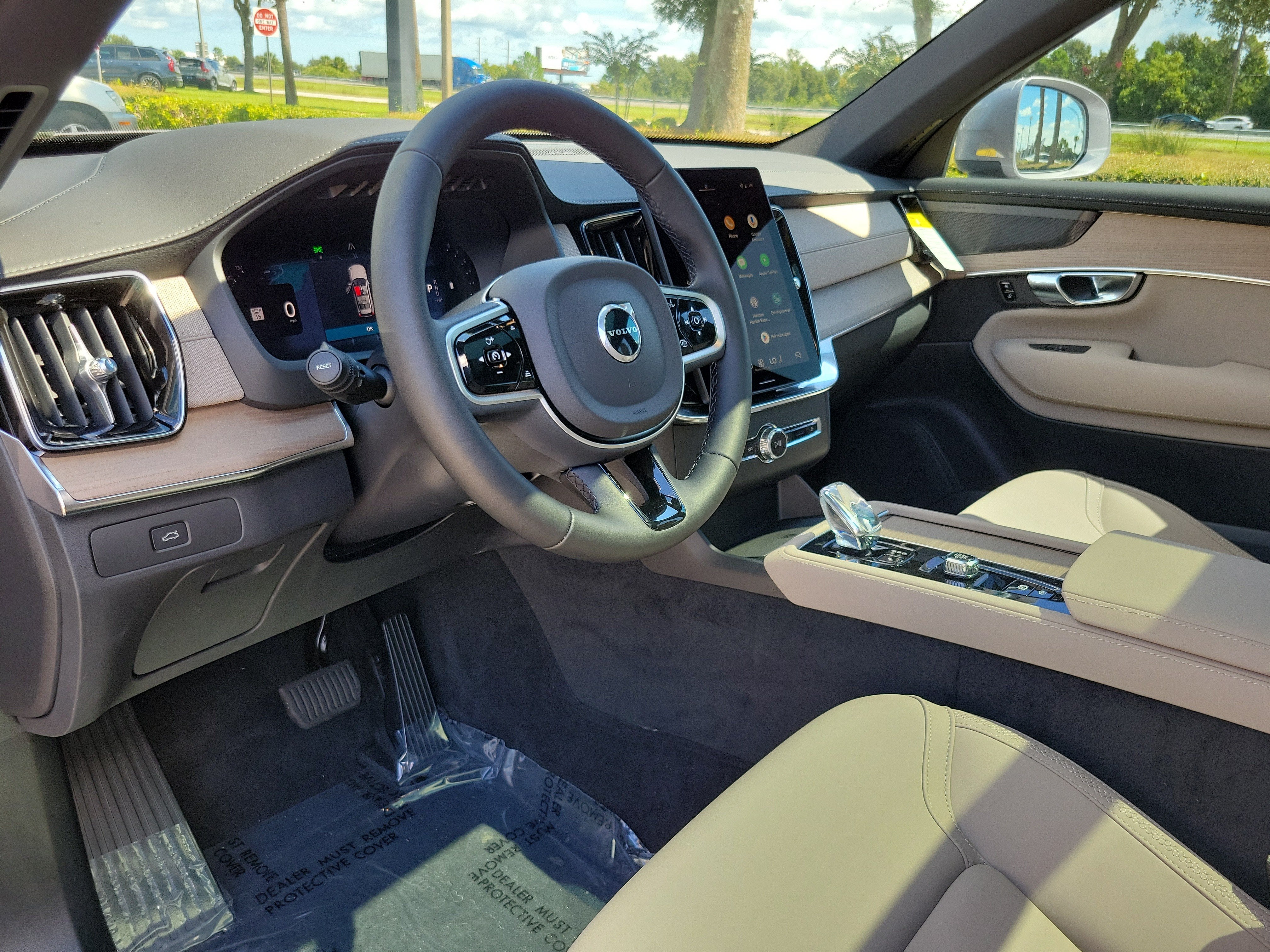 2026 Volvo XC90 Plus