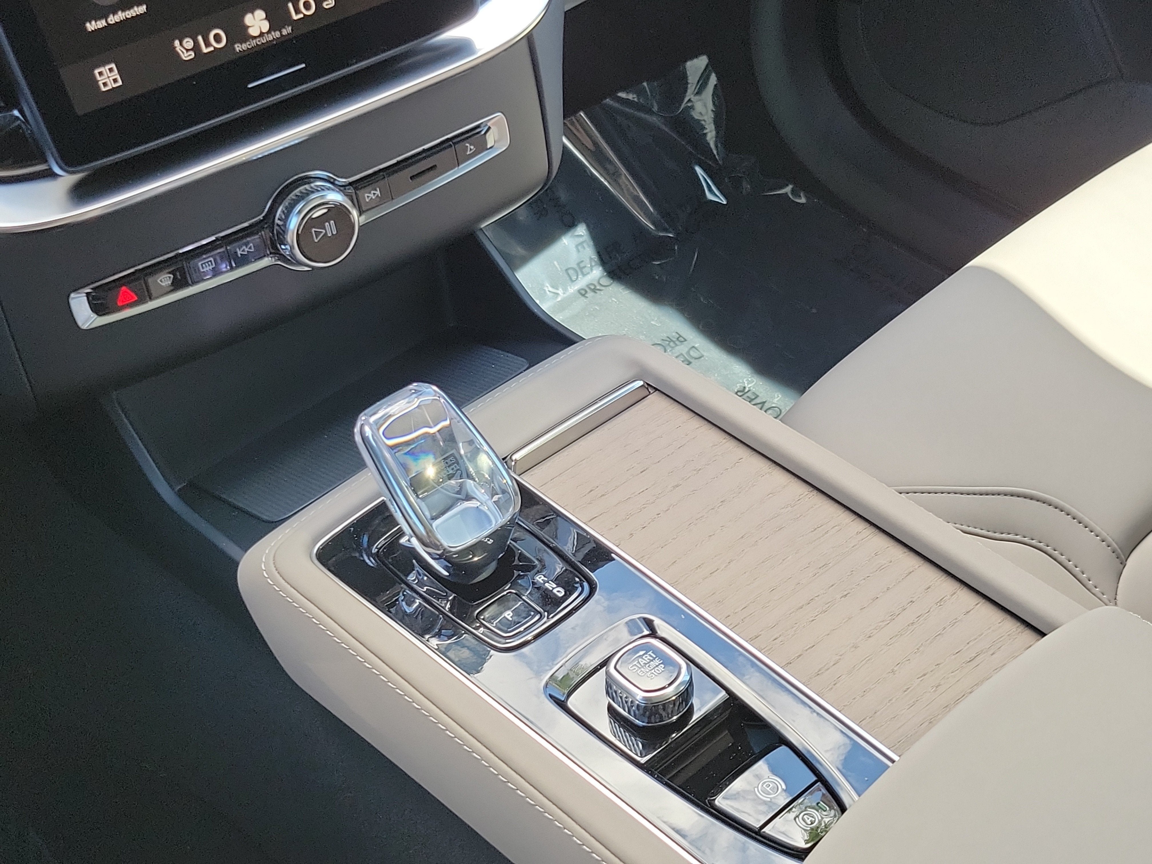 2026 Volvo XC90 Plus