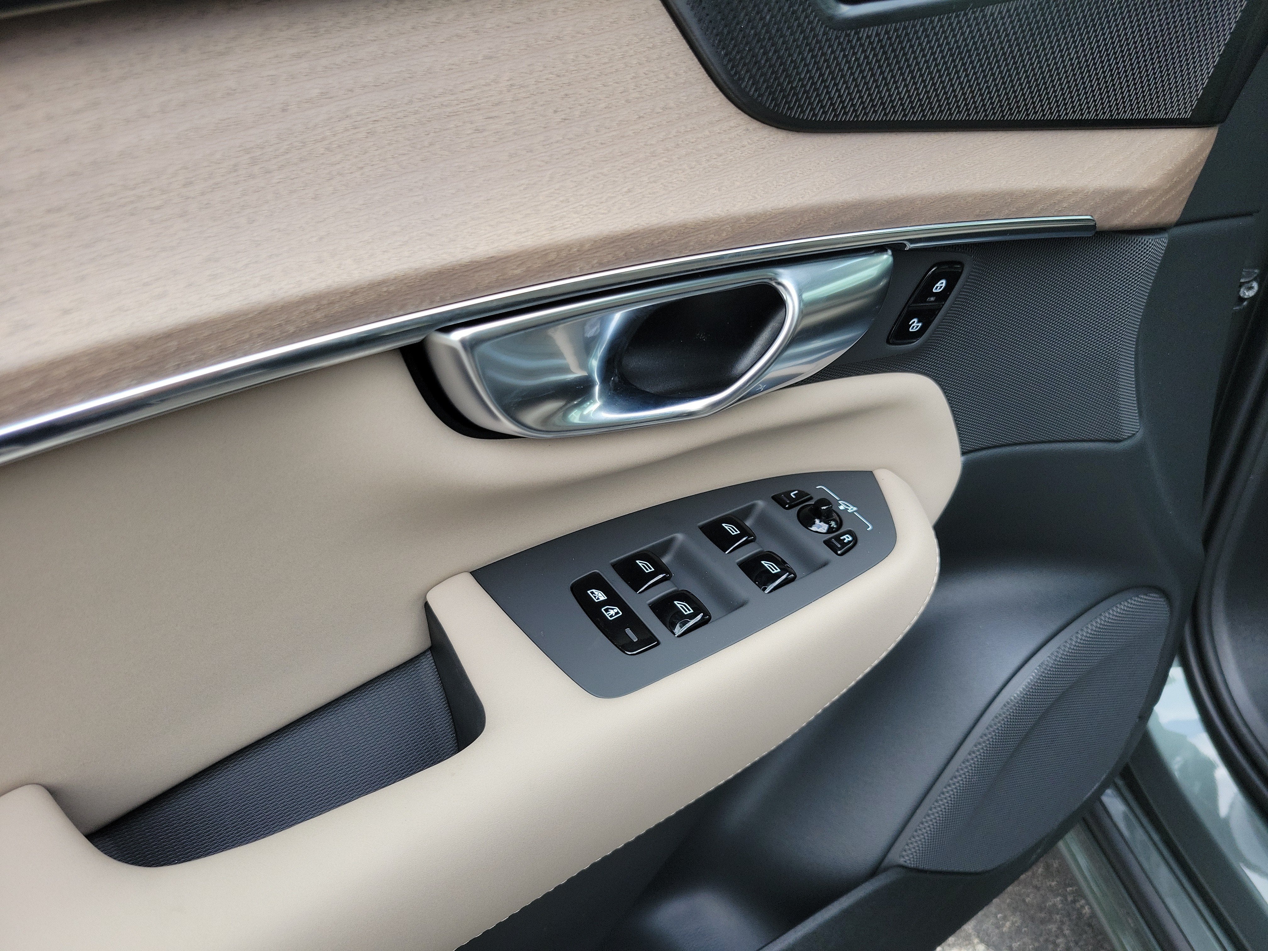 2027 Volvo XC90 Plus