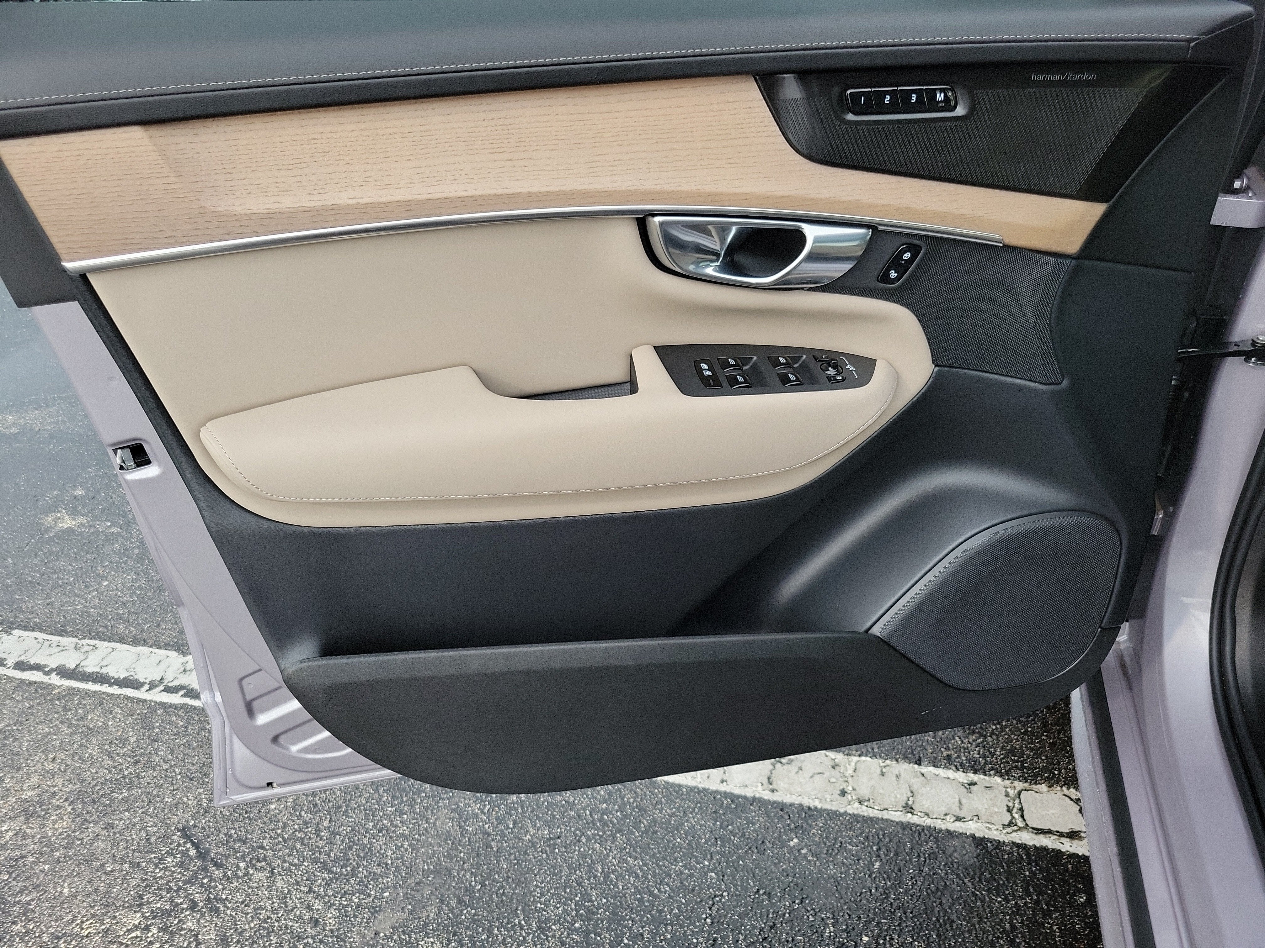 2026 Volvo XC90 Plus