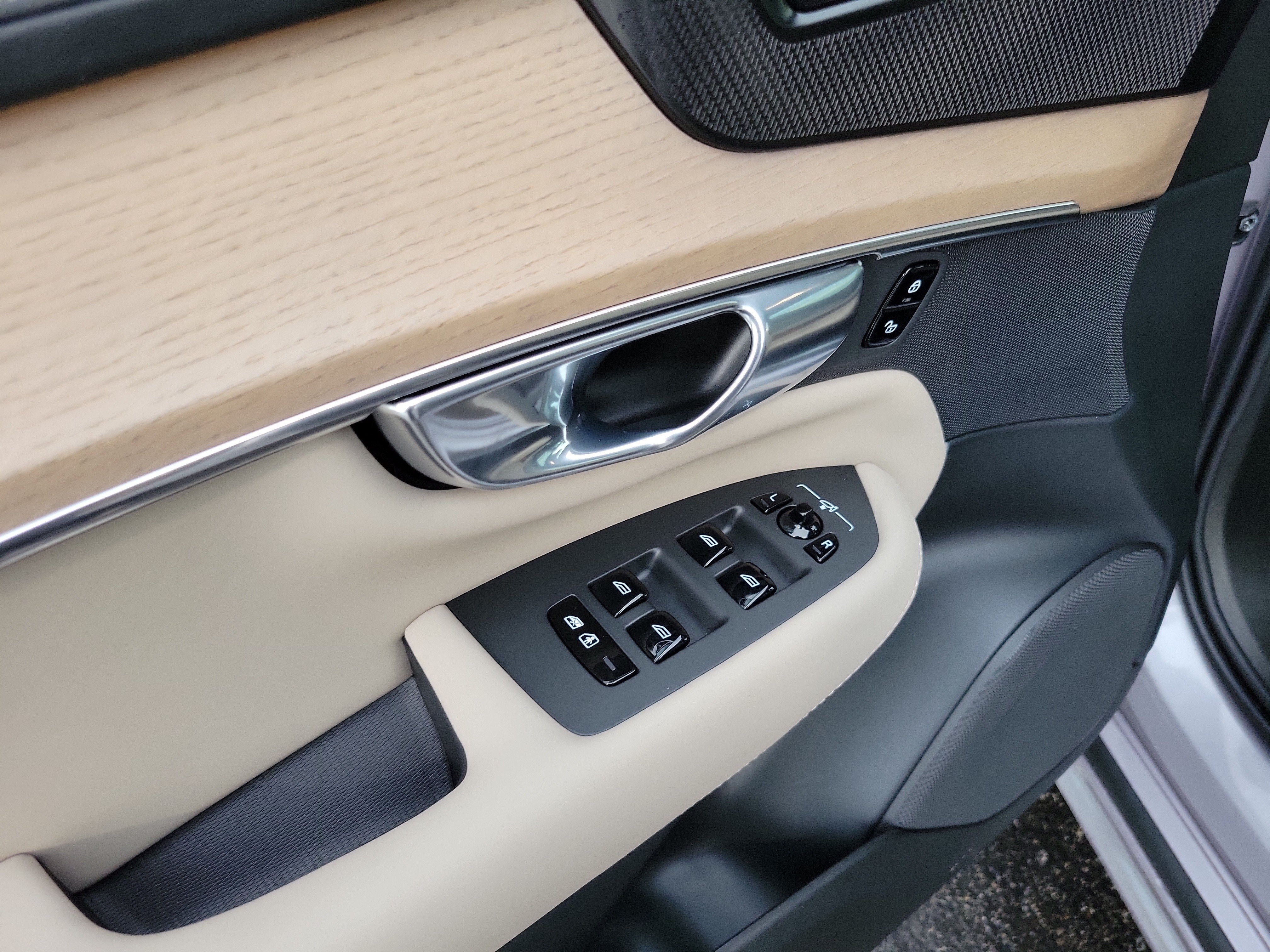 2026 Volvo XC90 Plus