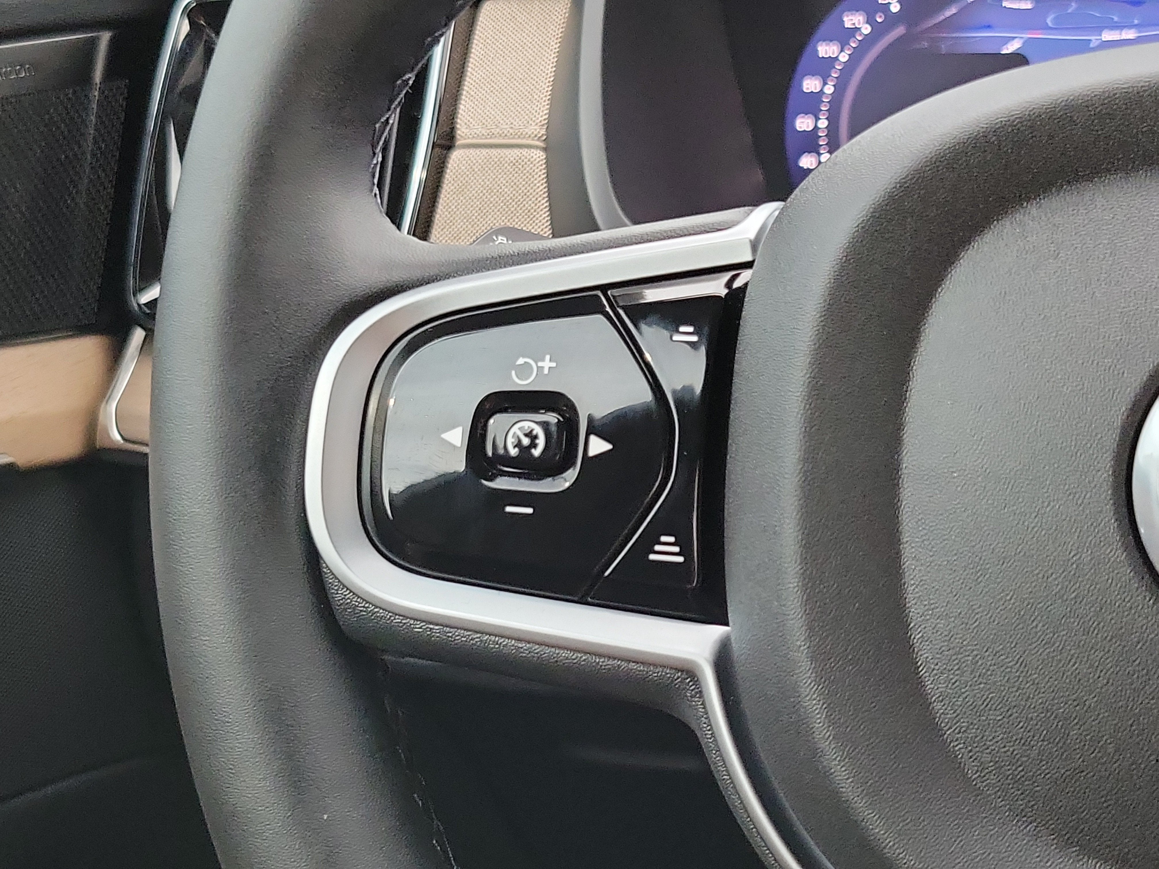 2026 Volvo XC90 Plus
