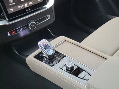 2026 Volvo XC90 Plus
