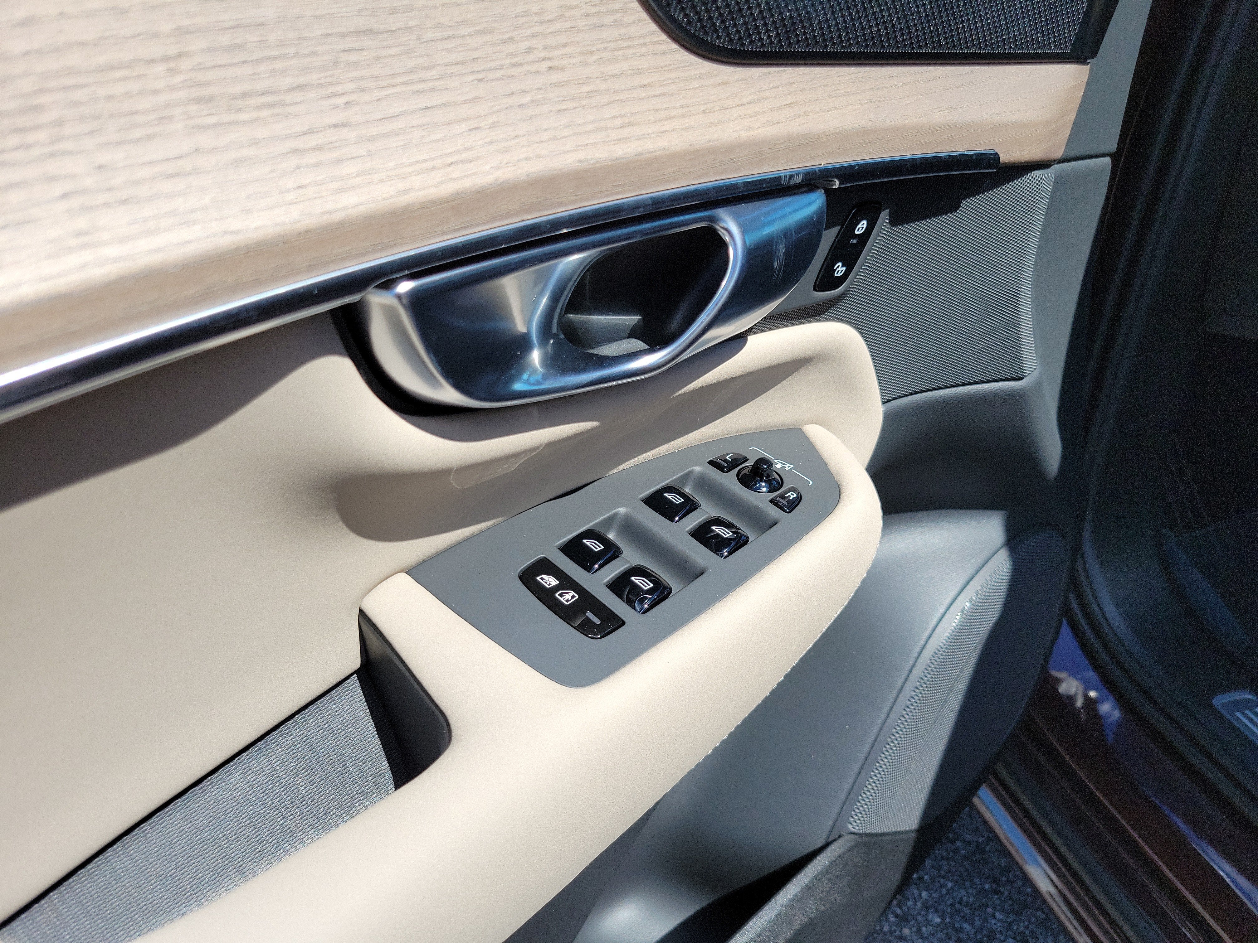 2027 Volvo XC90 Plus