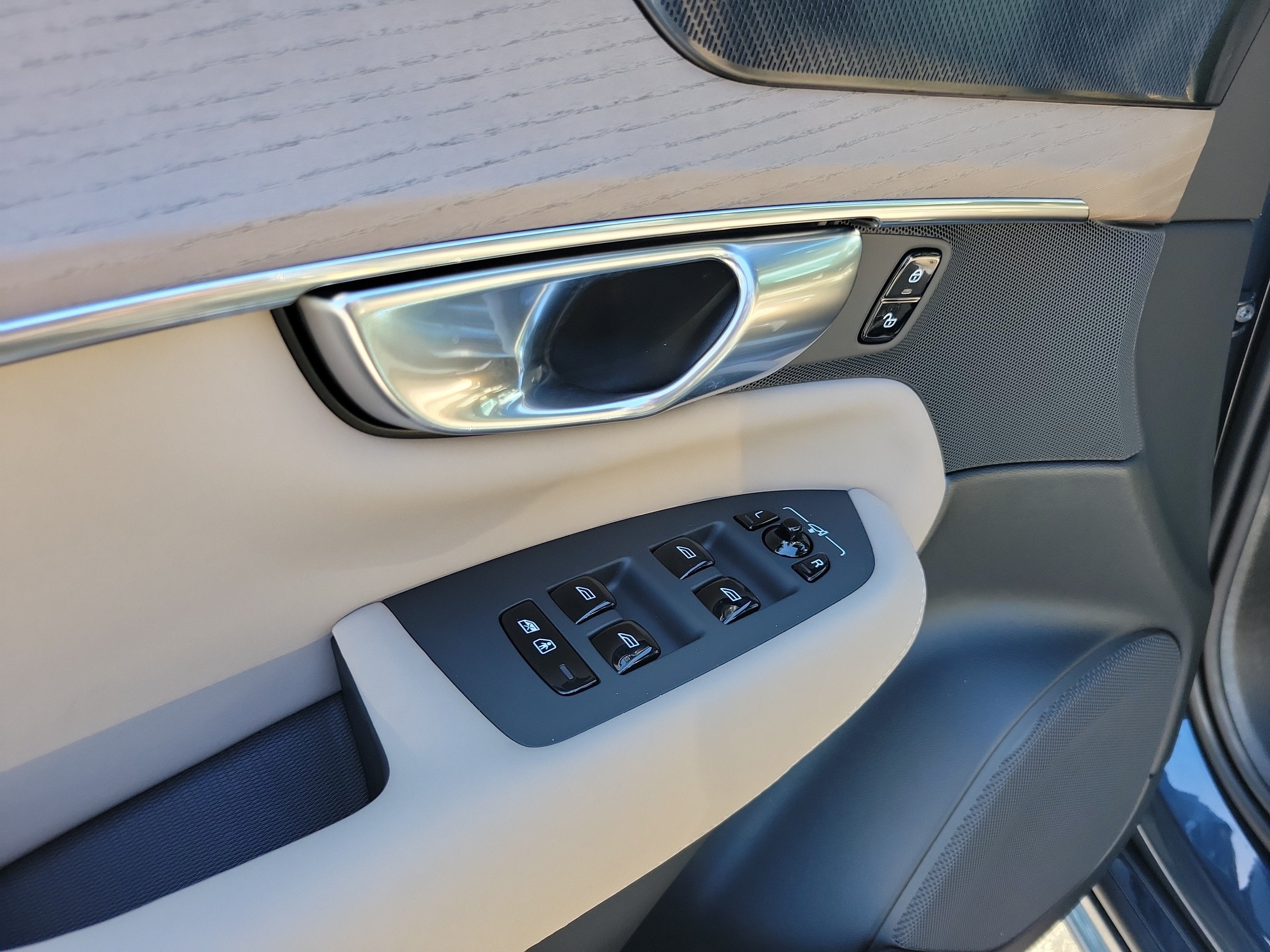 2026 Volvo XC90 Plus