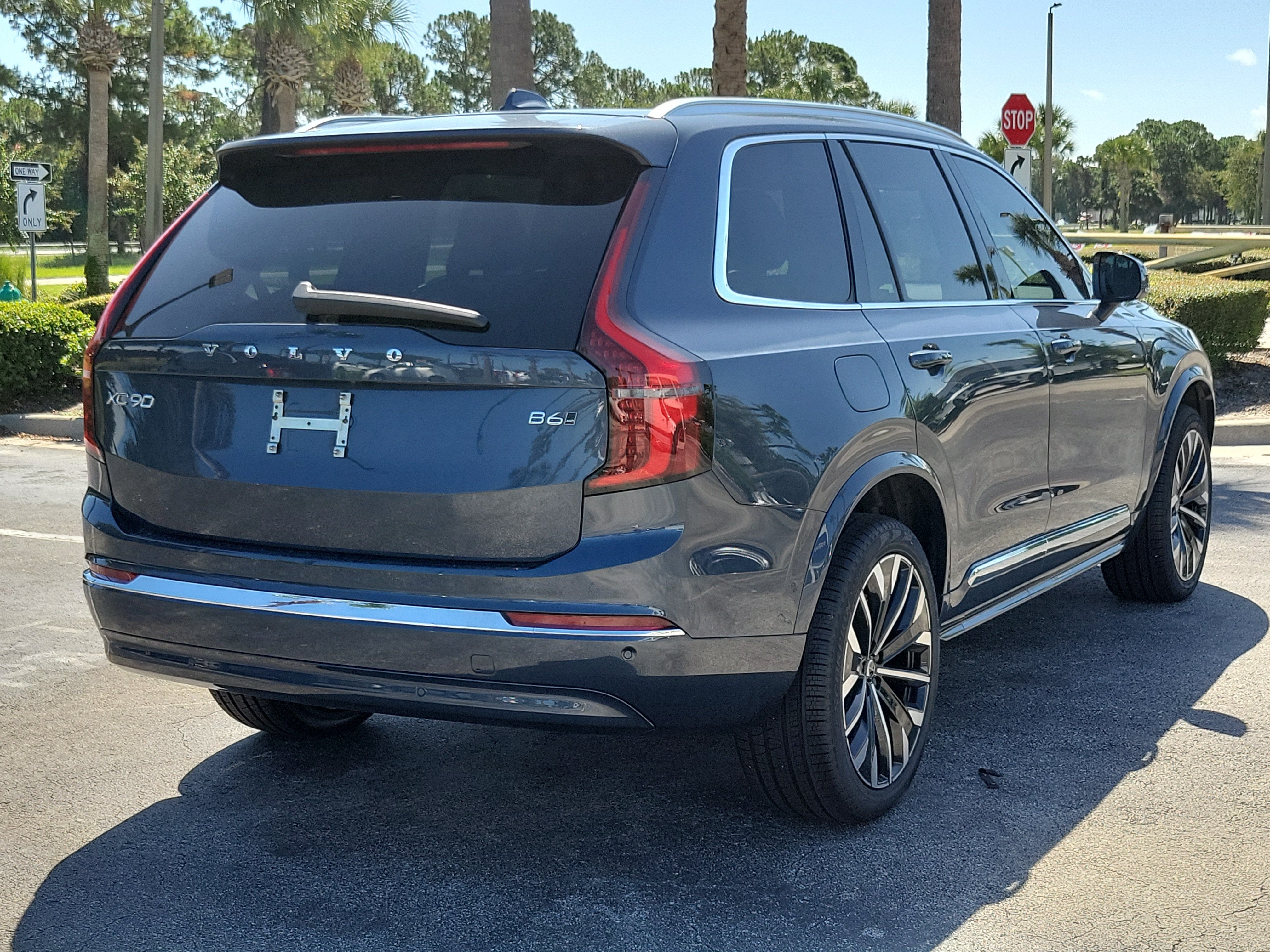 2026 Volvo XC90 Plus