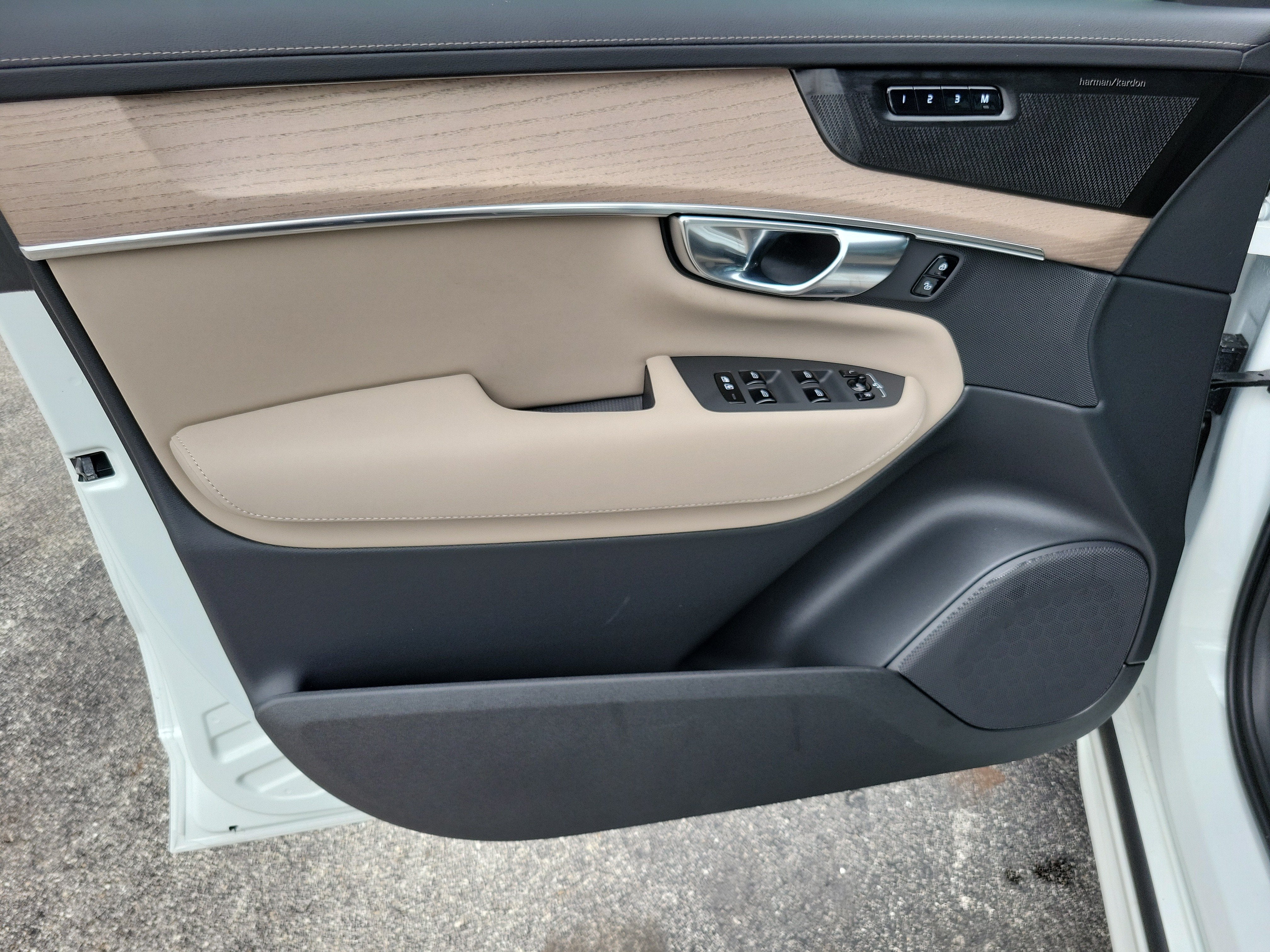 2026 Volvo XC90 Plus