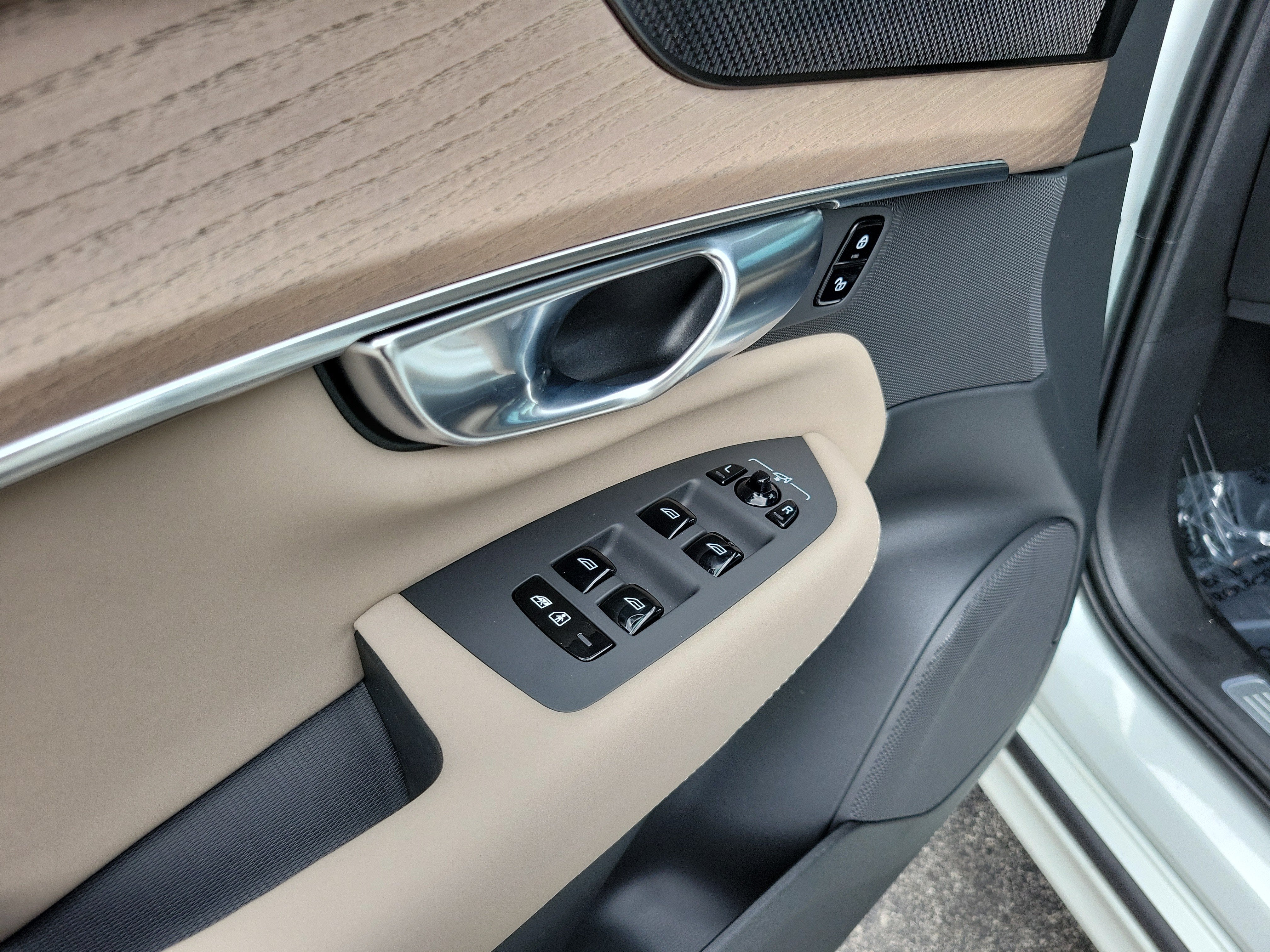 2026 Volvo XC90 Plus
