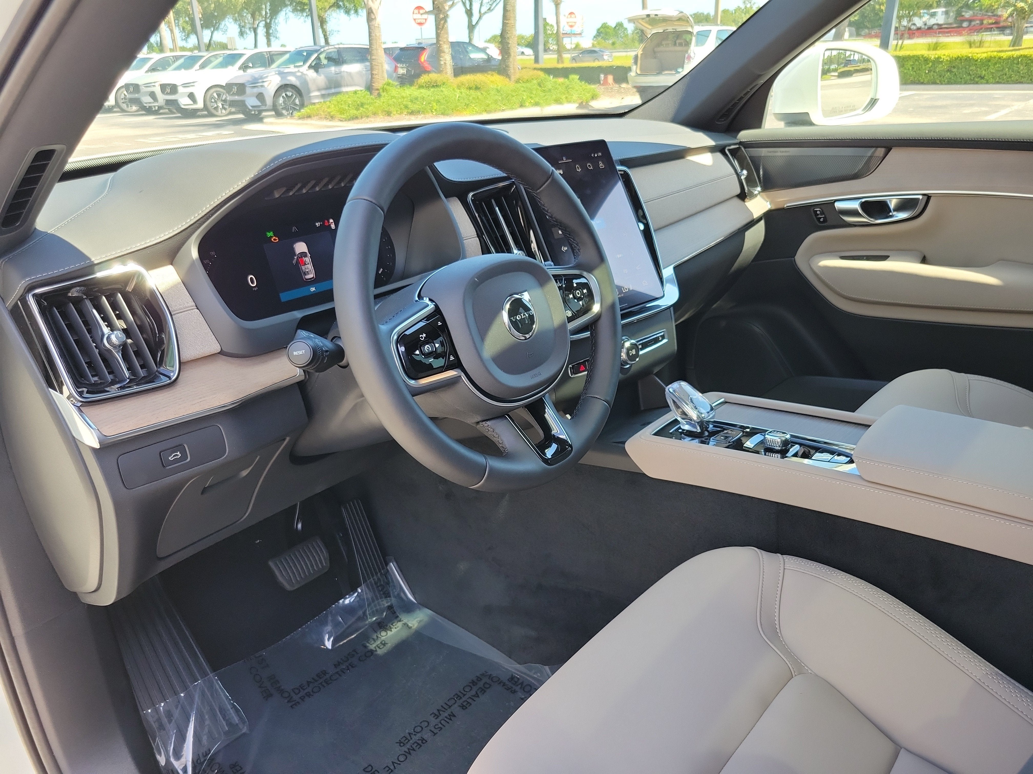 2027 Volvo XC90 Plus