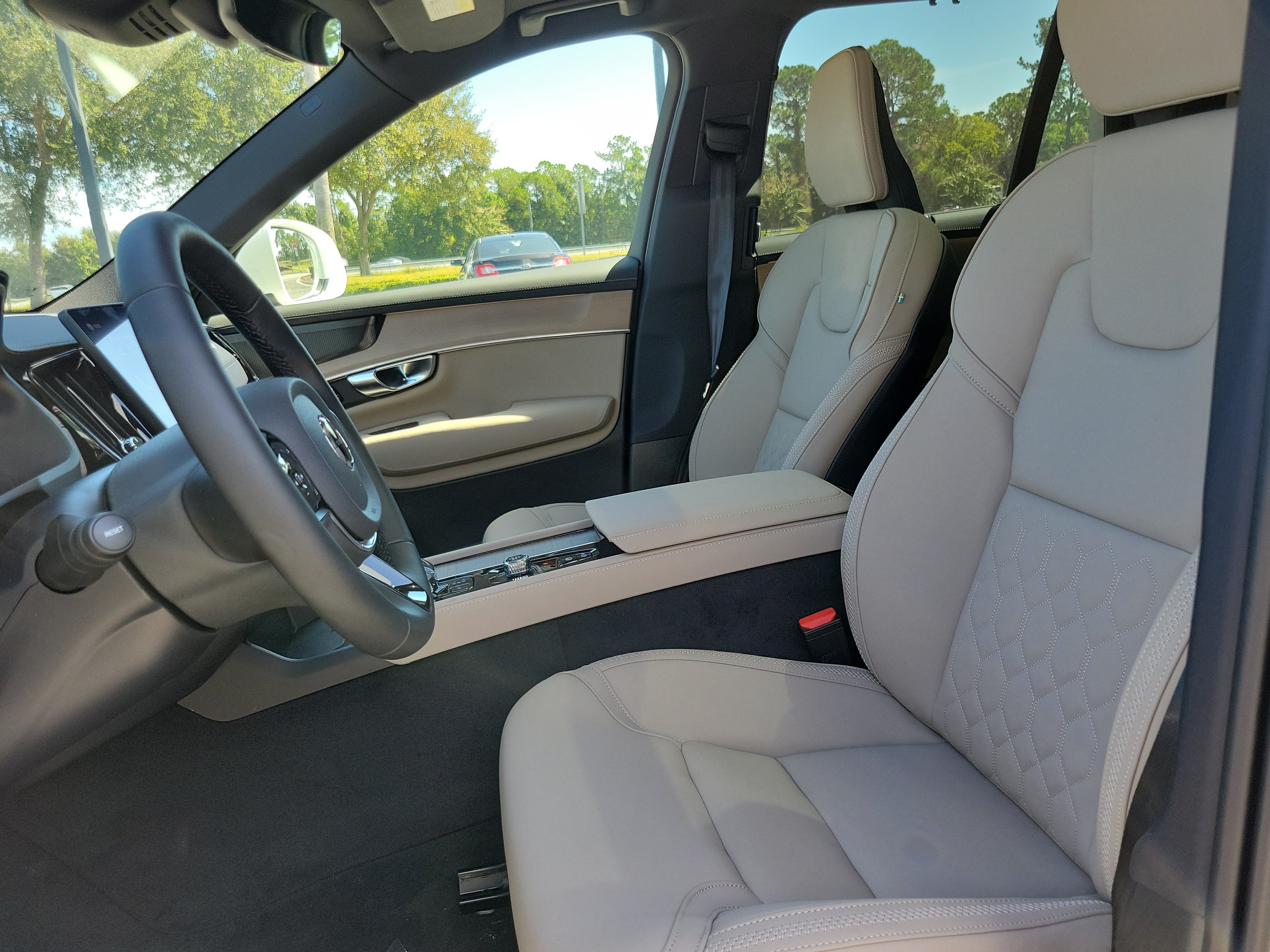 2027 Volvo XC90 Plus