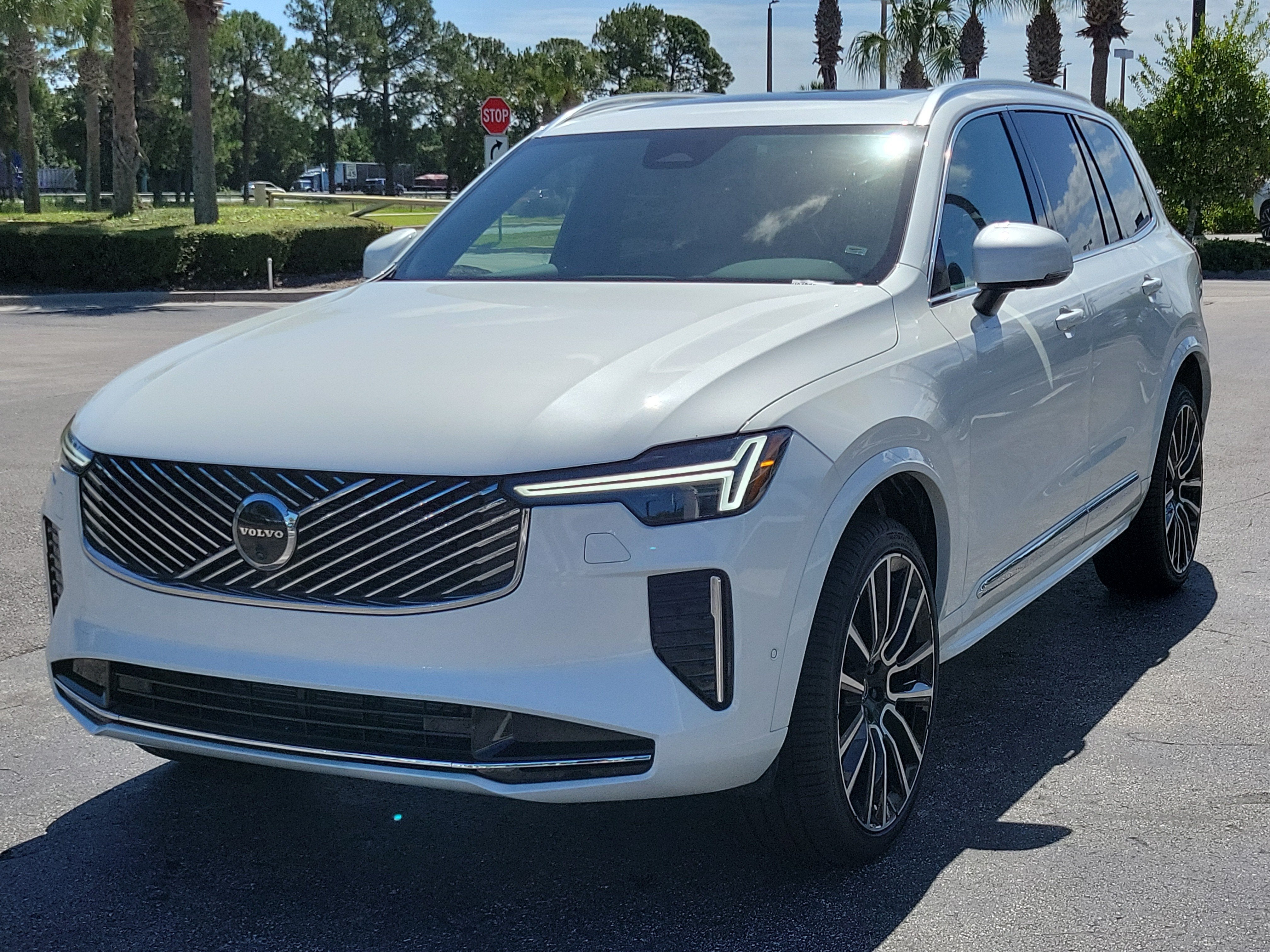 2027 Volvo XC90 Plus