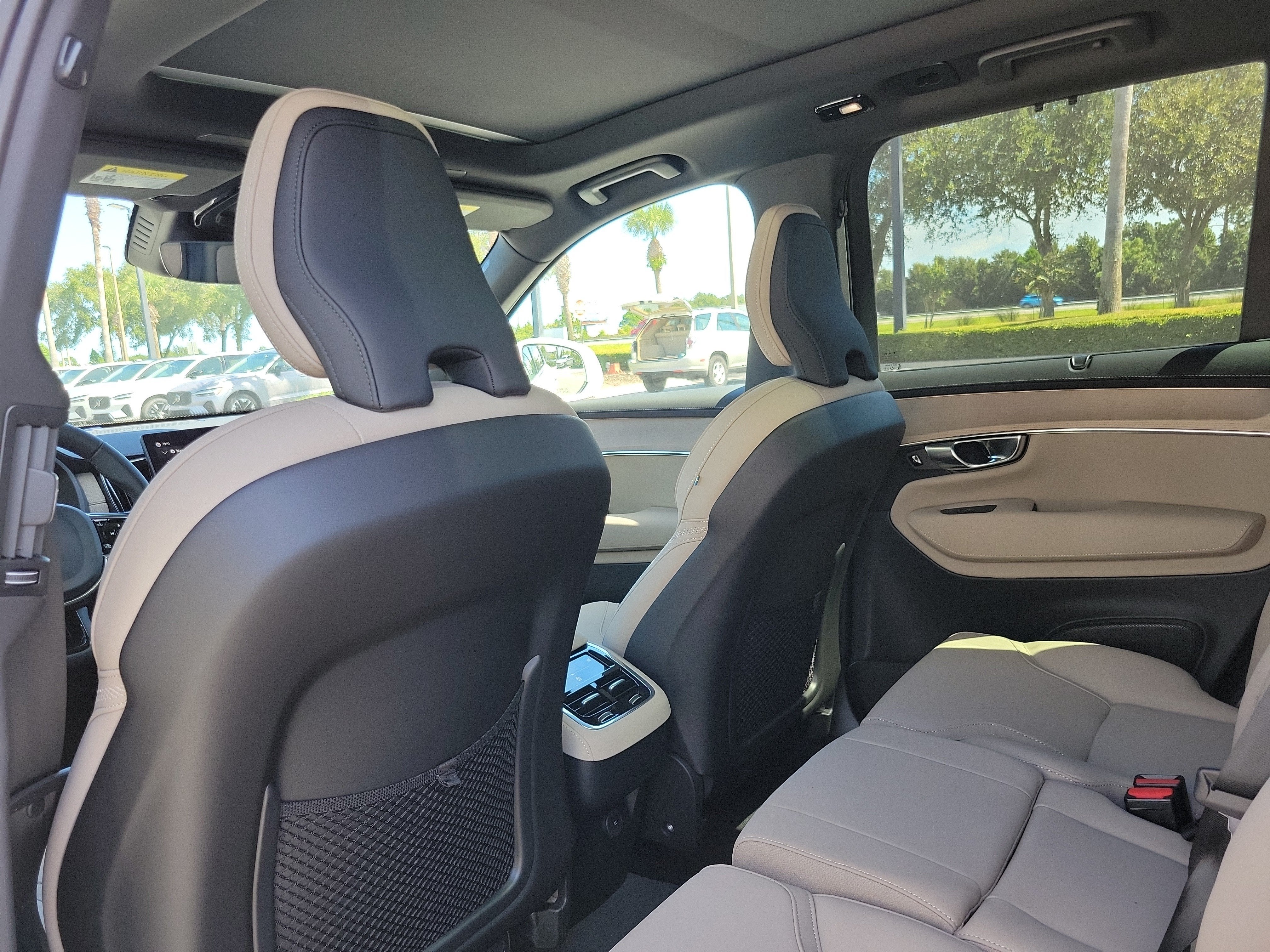 2027 Volvo XC90 Plus