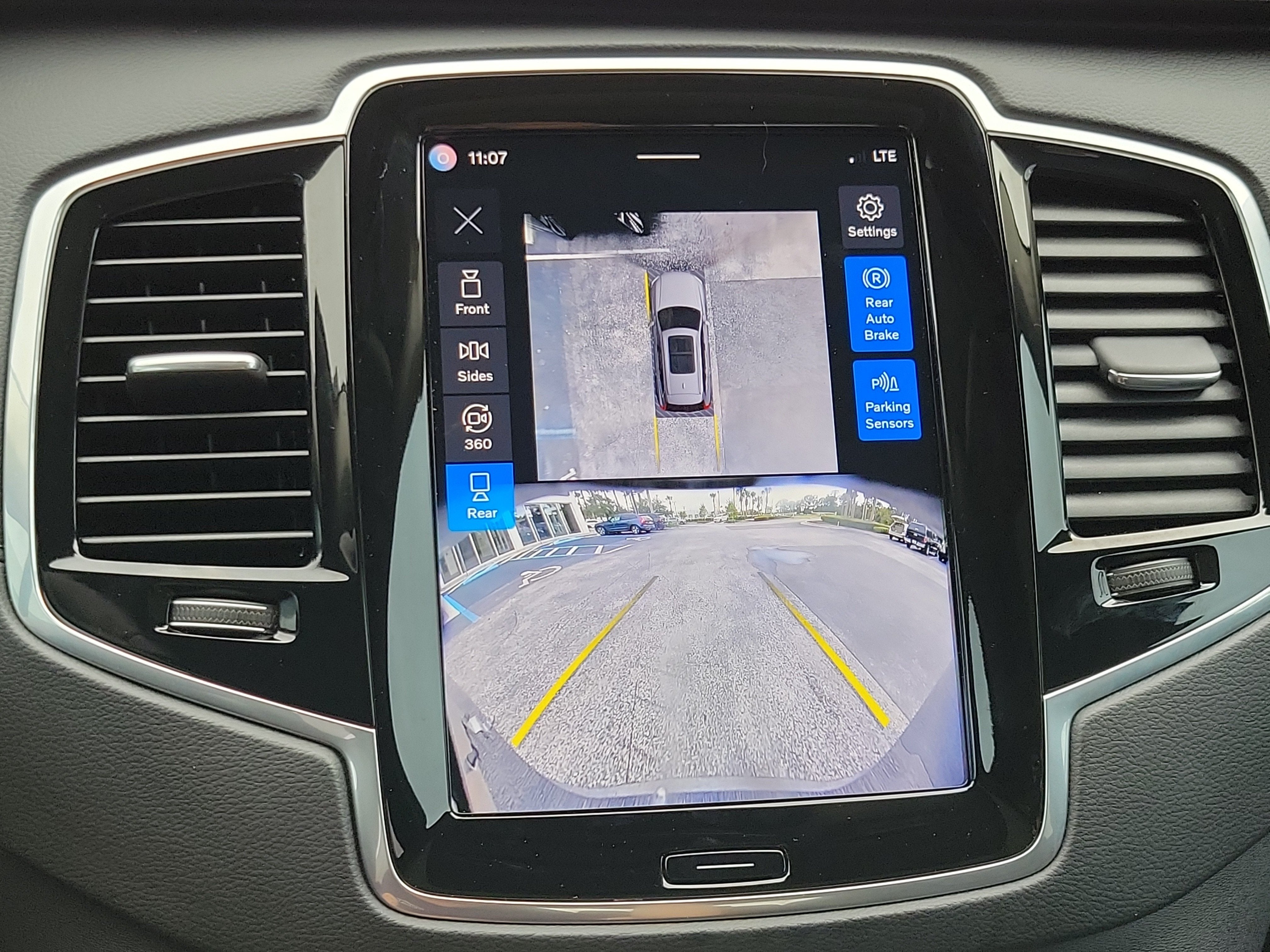 2024 Volvo XC90 Ultimate Bright Theme