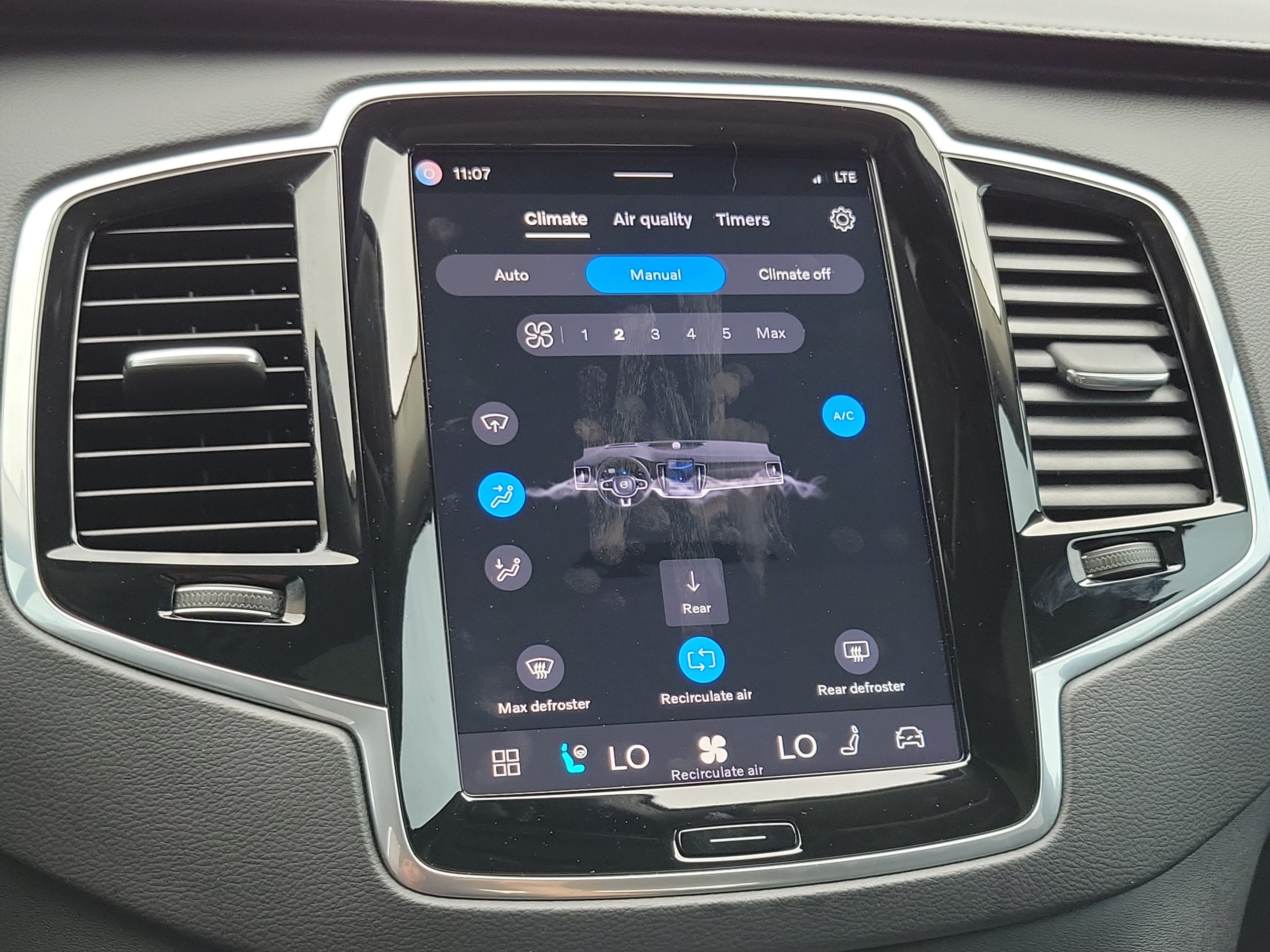 2024 Volvo XC90 Ultimate Bright Theme