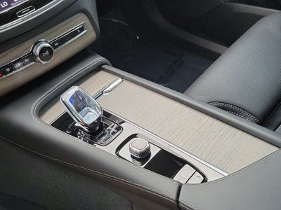 2024 Volvo XC90 Ultimate Bright Theme