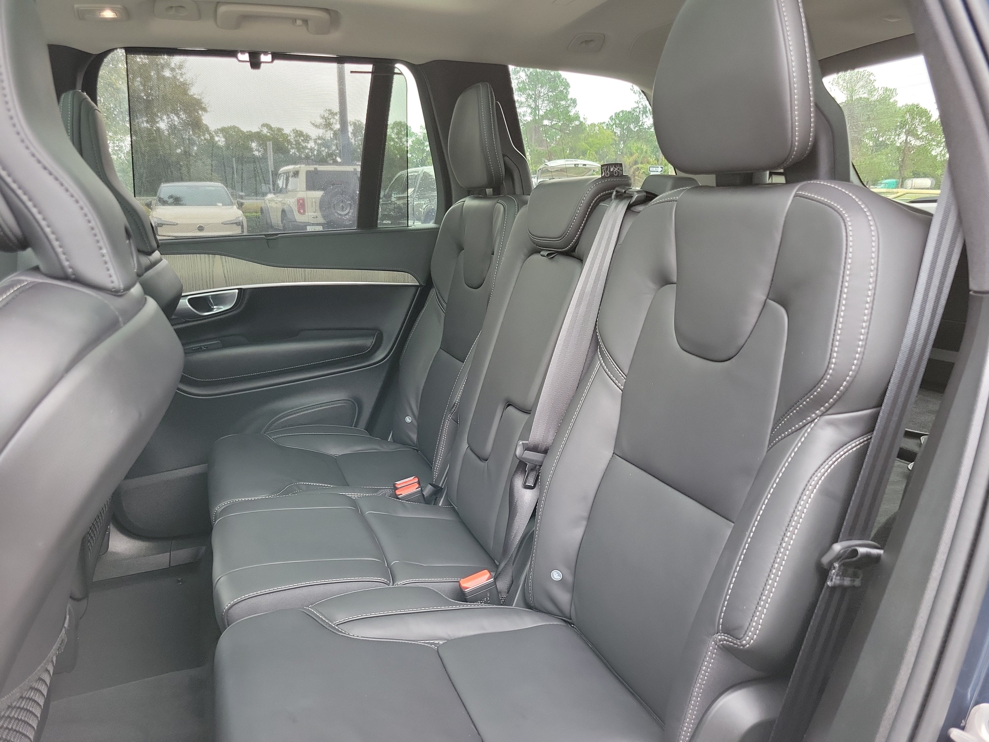 2024 Volvo XC90 Ultimate Bright Theme