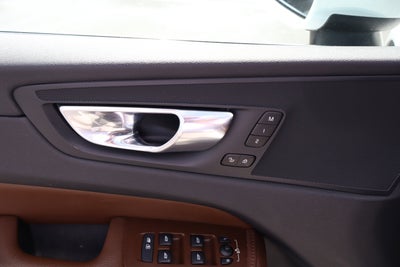2021 Volvo XC60 Momentum