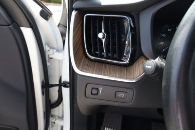 2021 Volvo XC60 Momentum