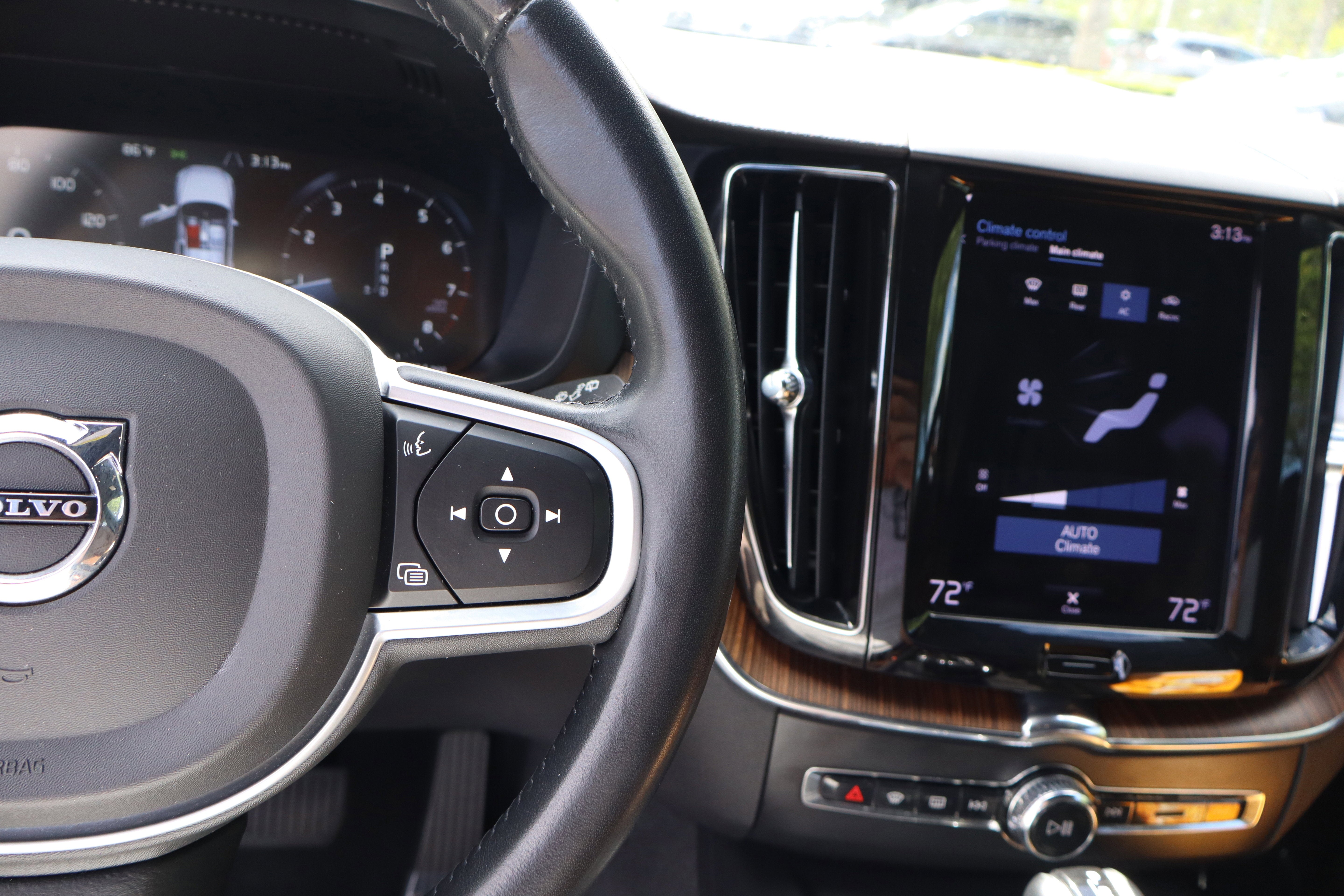 2021 Volvo XC60 Momentum