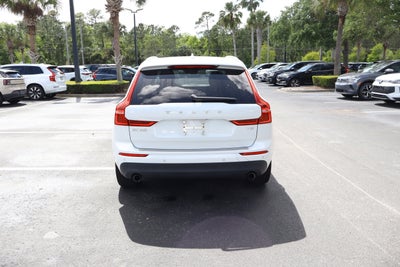 2021 Volvo XC60 Momentum