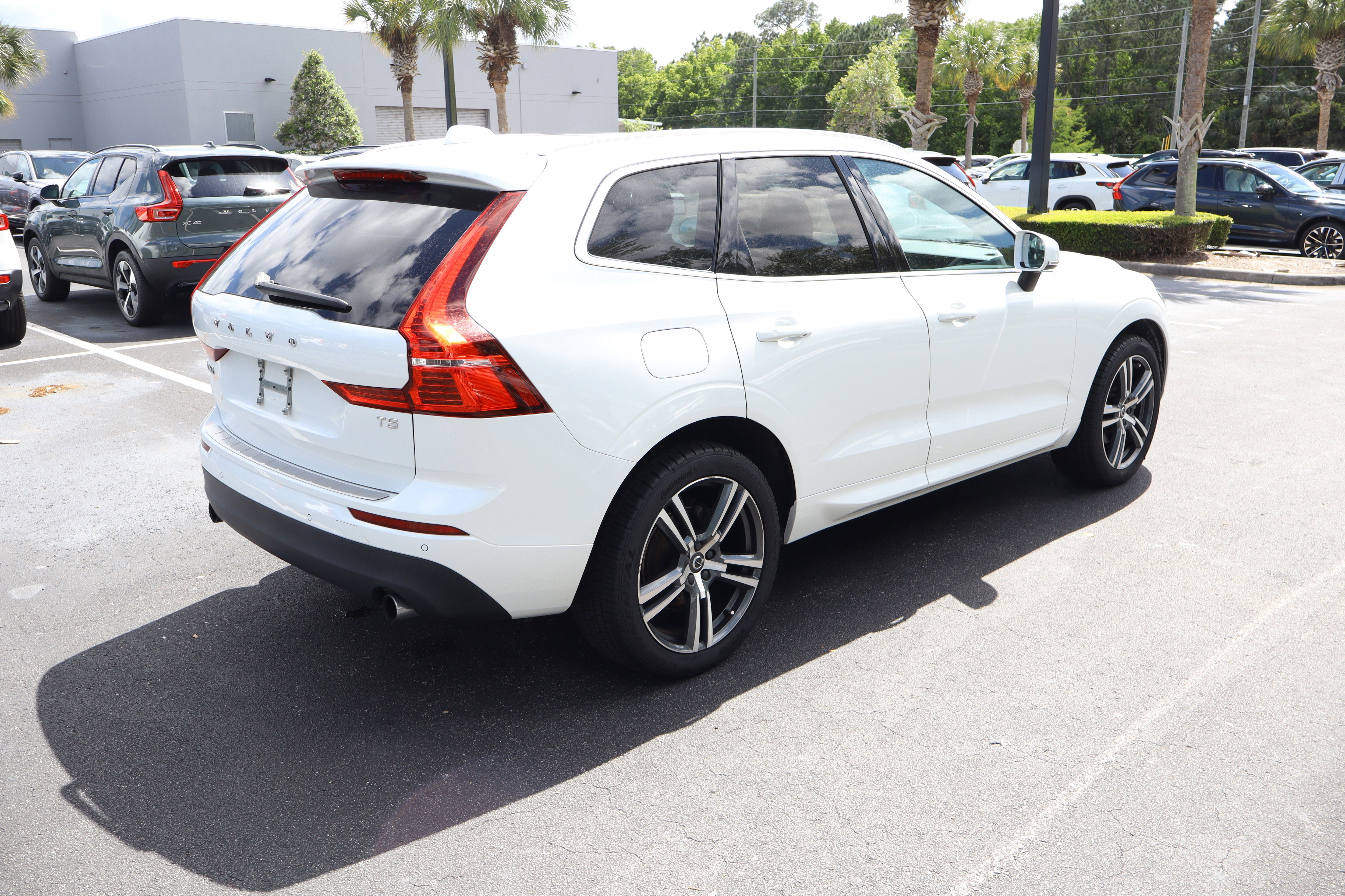 2021 Volvo XC60 Momentum