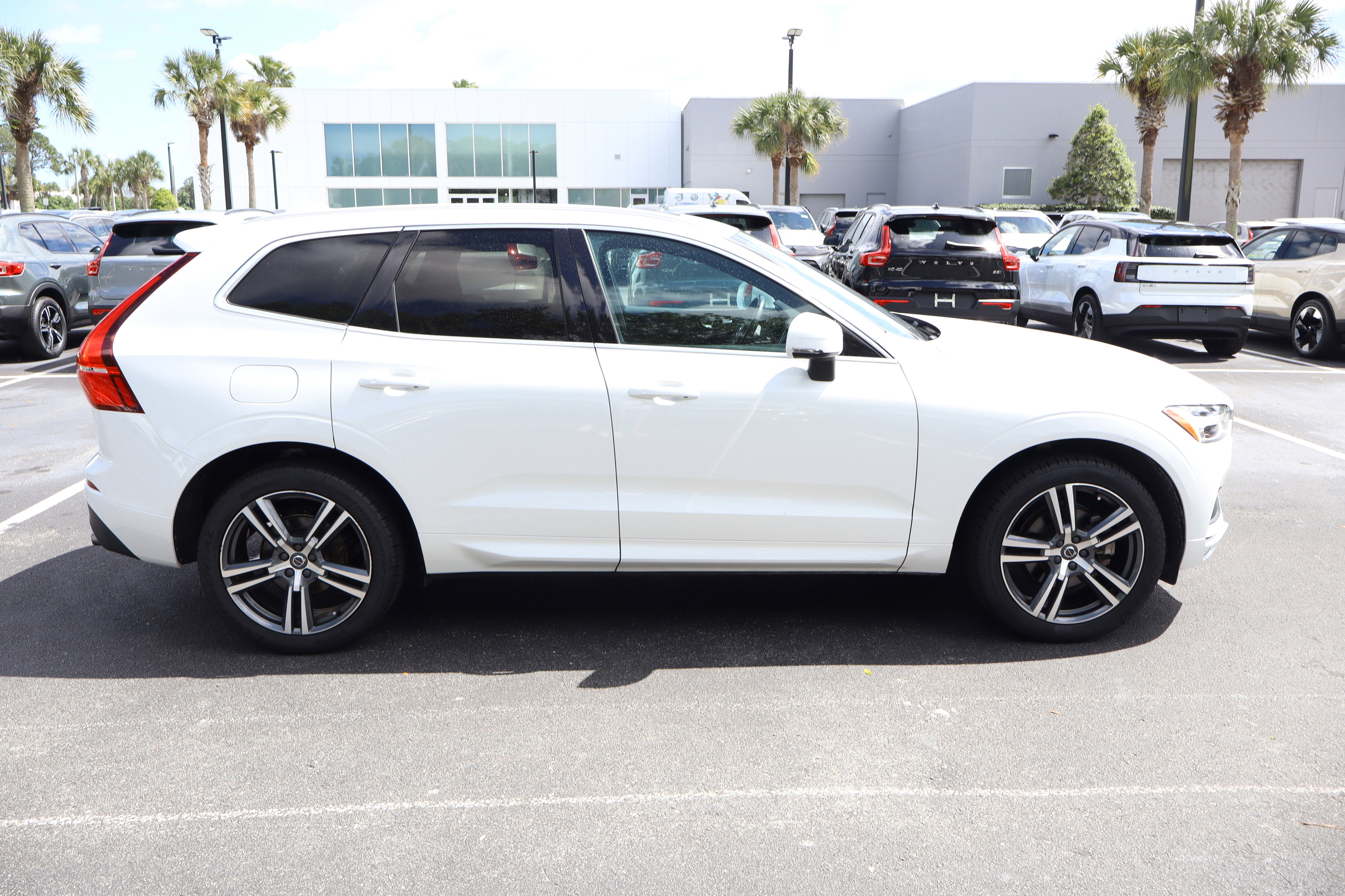 2021 Volvo XC60 Momentum