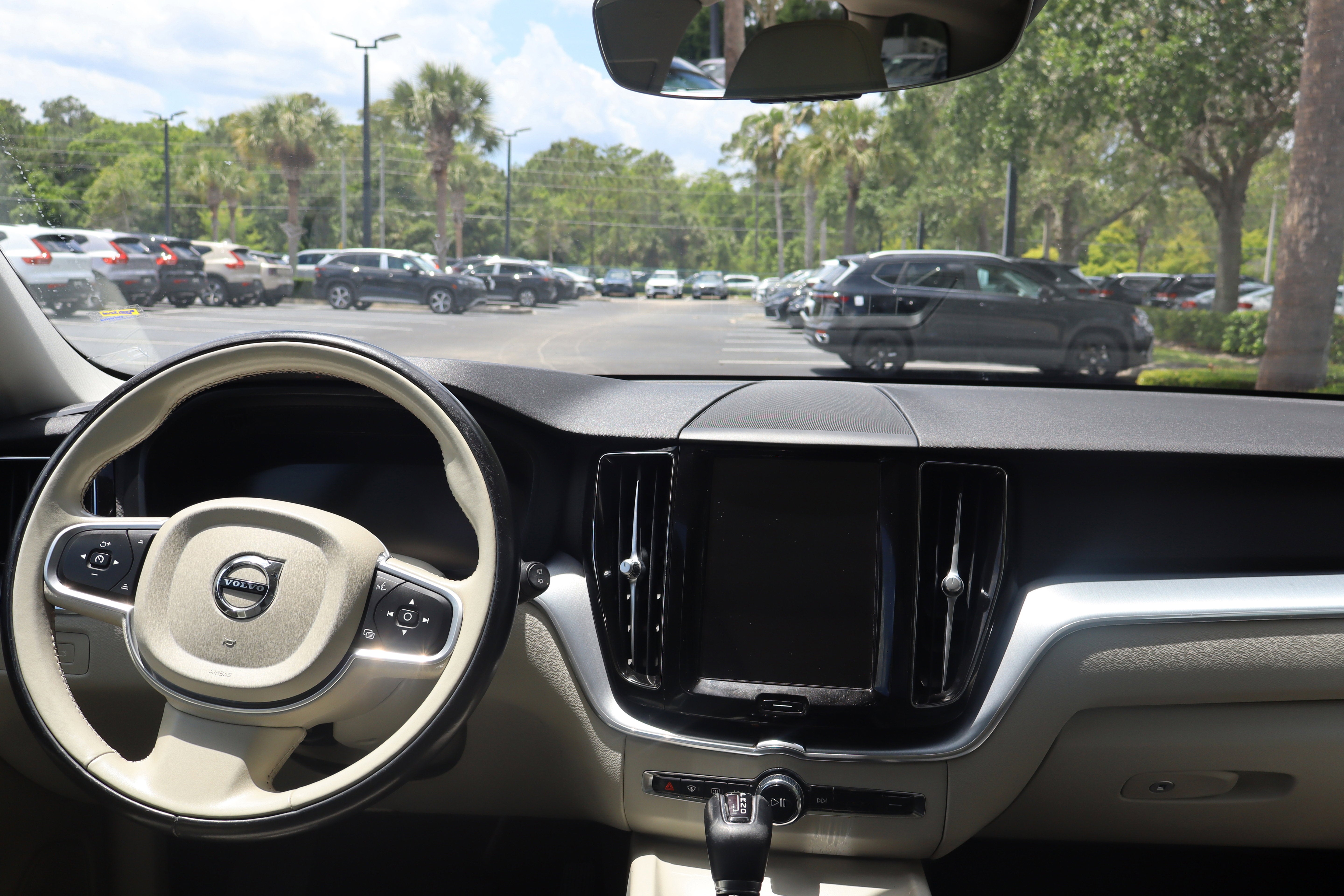 2020 Volvo XC60 Momentum