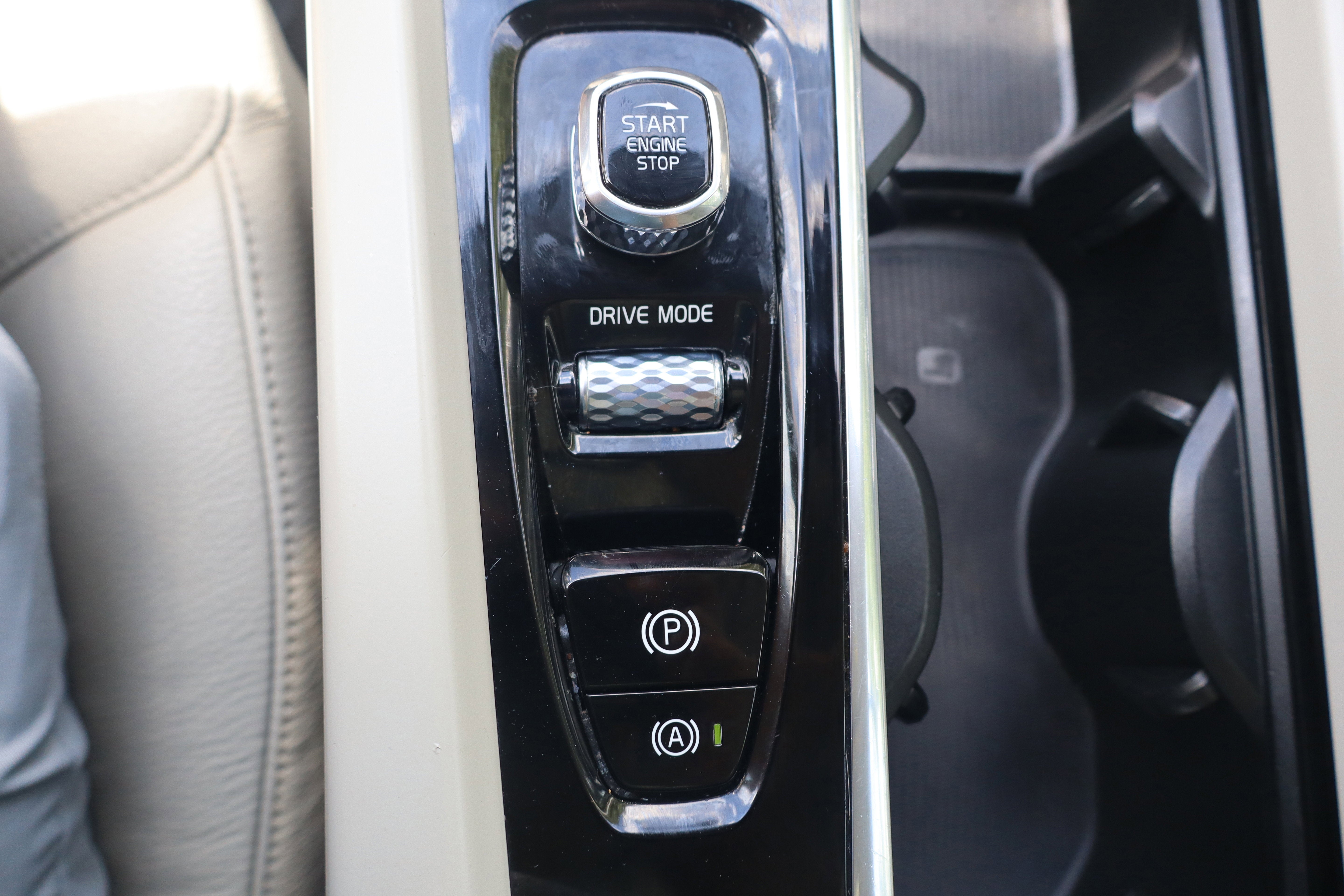 2020 Volvo XC60 Momentum