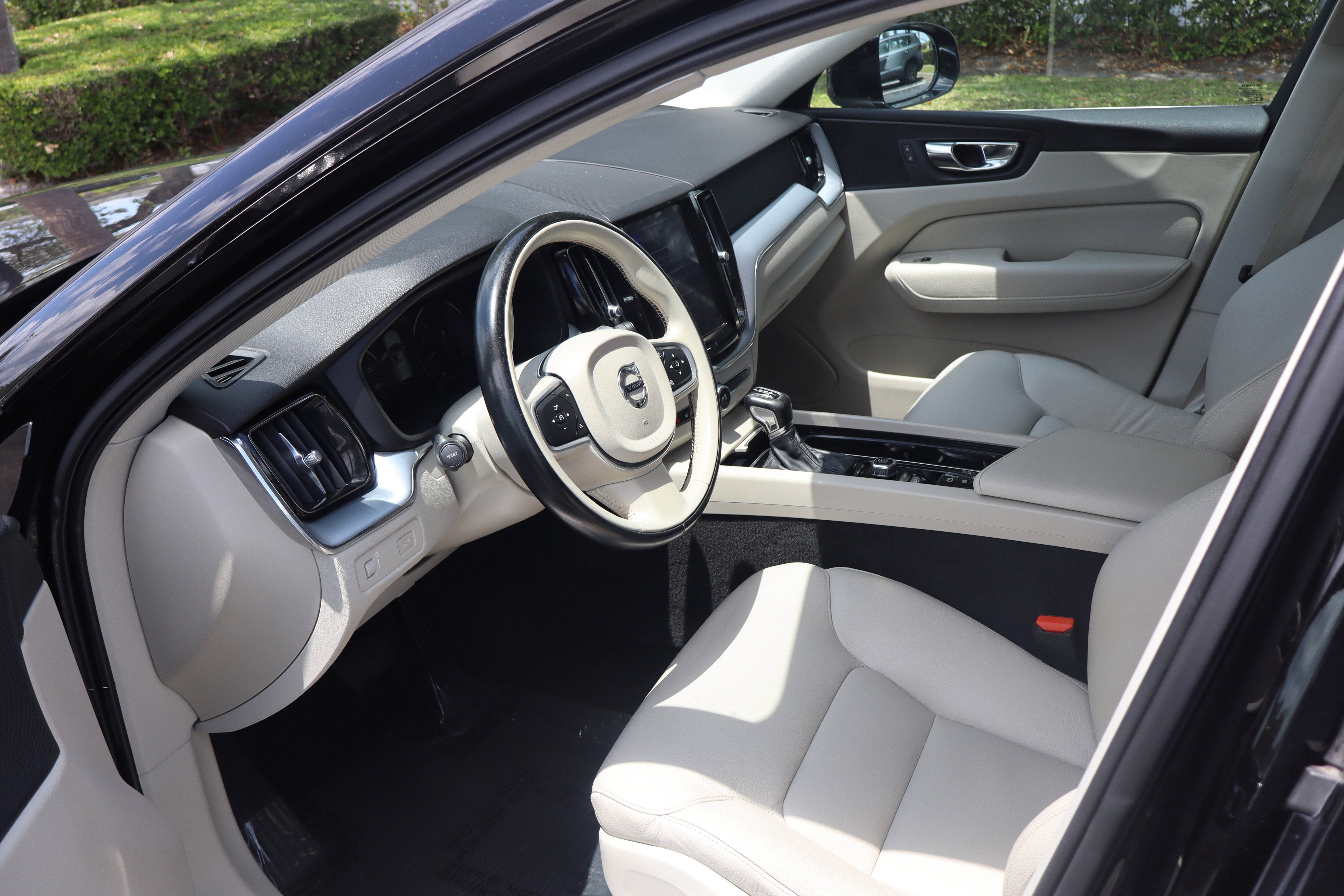 2020 Volvo XC60 Momentum