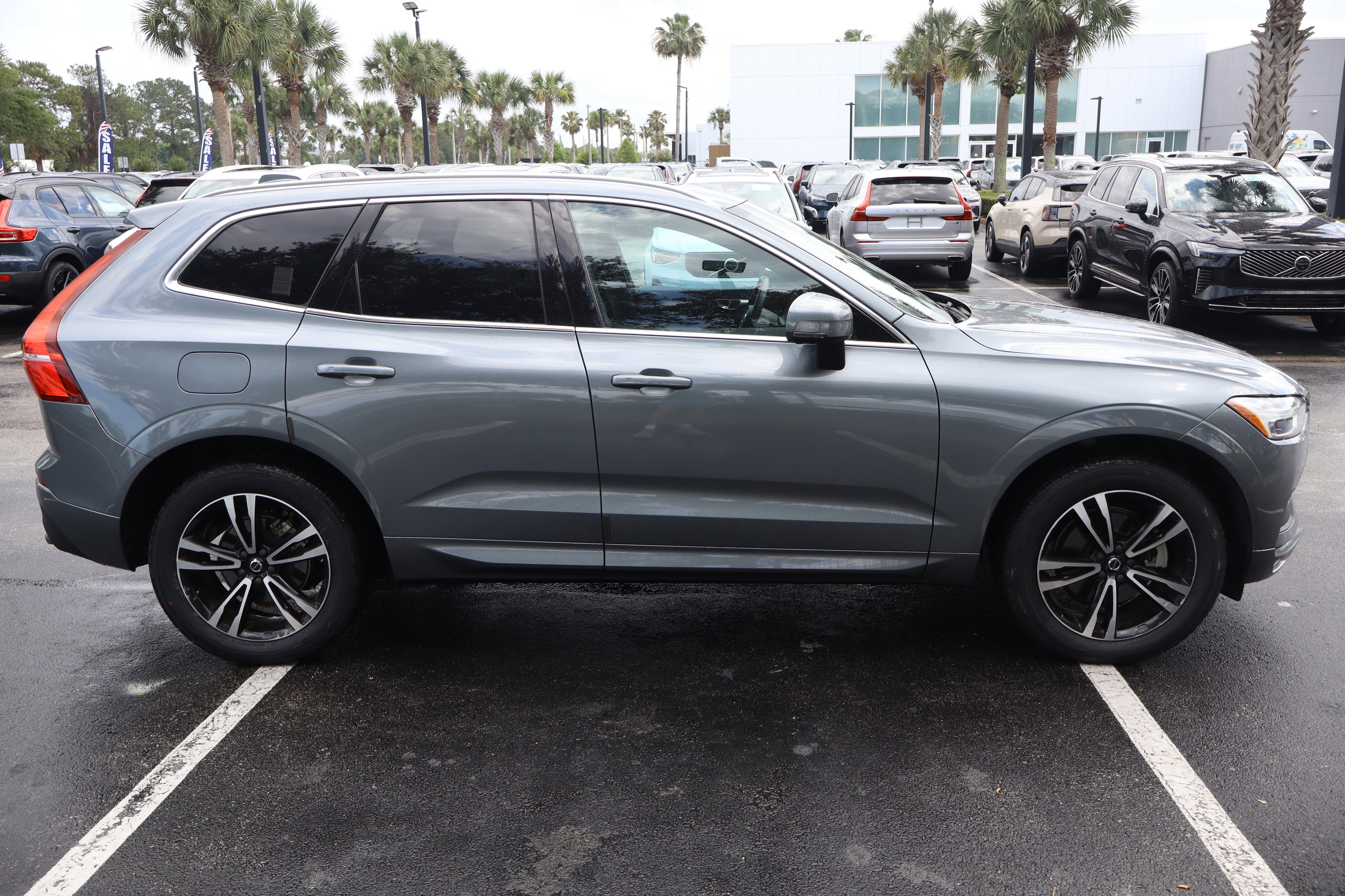 2021 Volvo XC60 Momentum