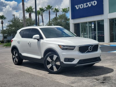 2021 Volvo XC40 Momentum