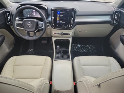 2021 Volvo XC40 Momentum