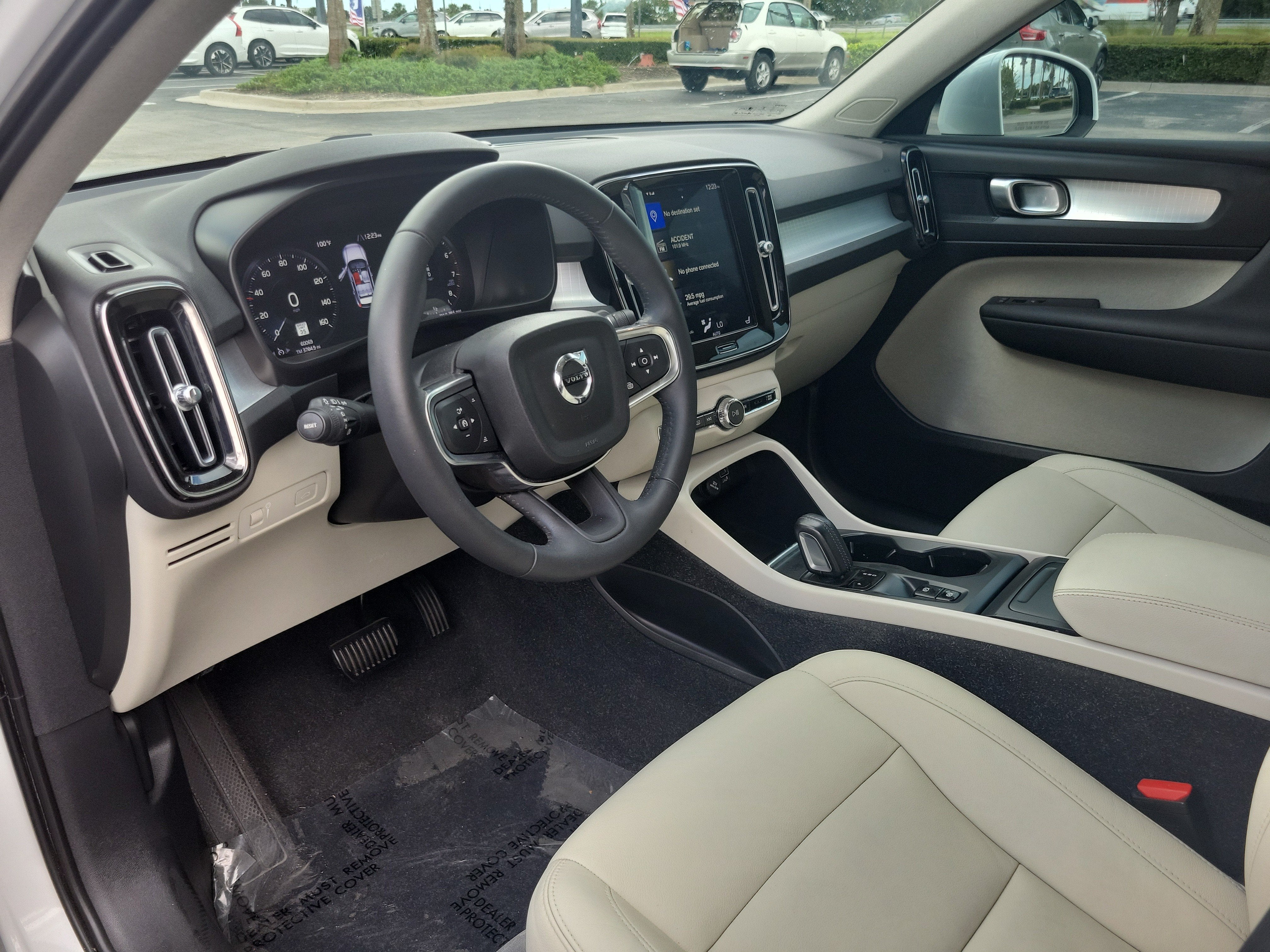2021 Volvo XC40 Momentum