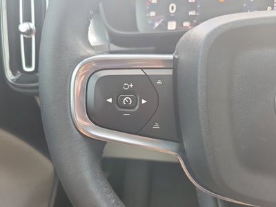 2021 Volvo XC40 Momentum