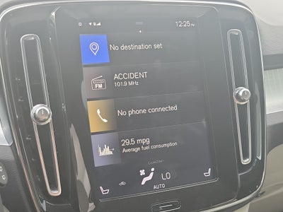 2021 Volvo XC40 Momentum