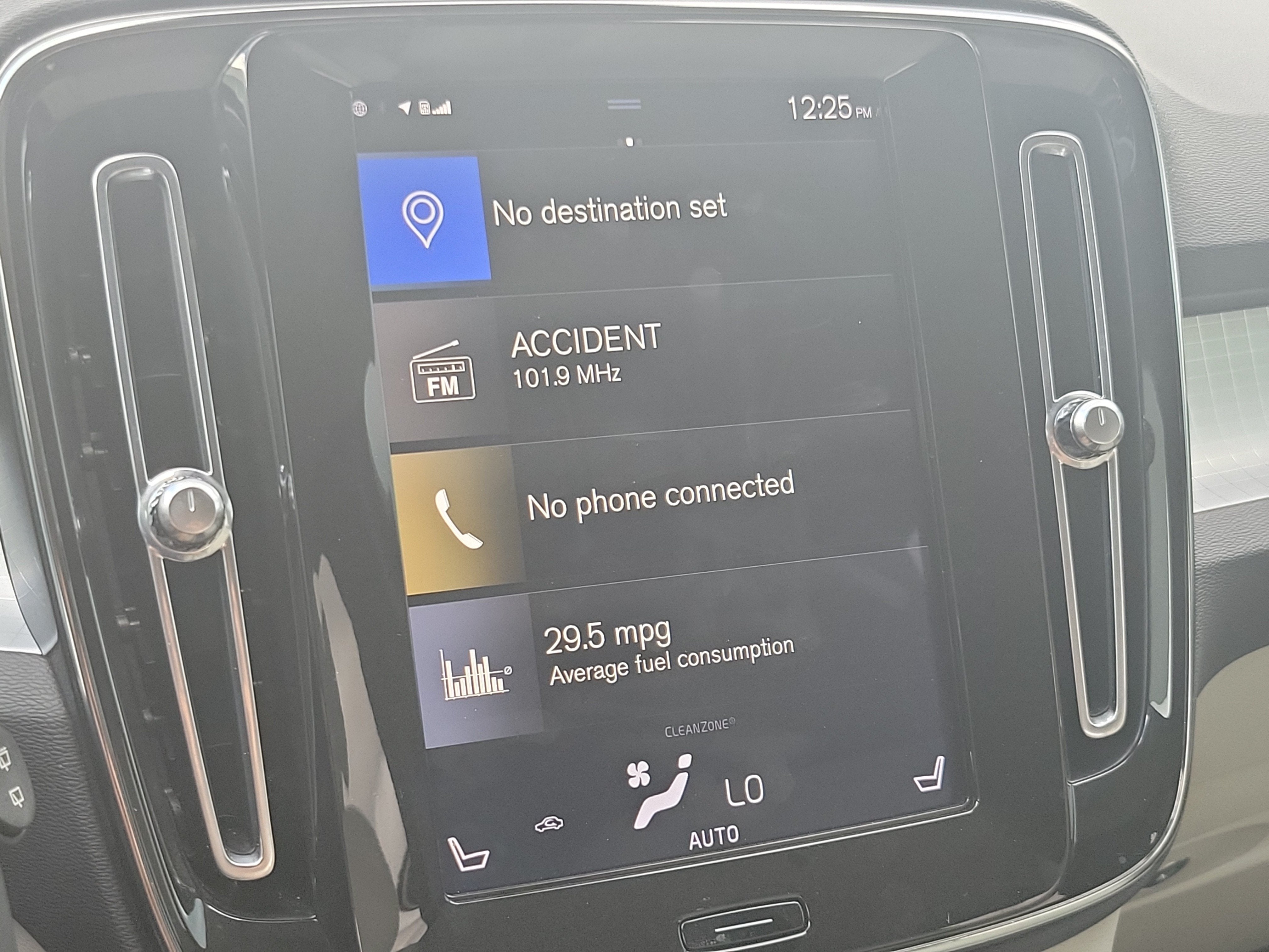 2021 Volvo XC40 Momentum