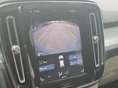 2021 Volvo XC40 Momentum