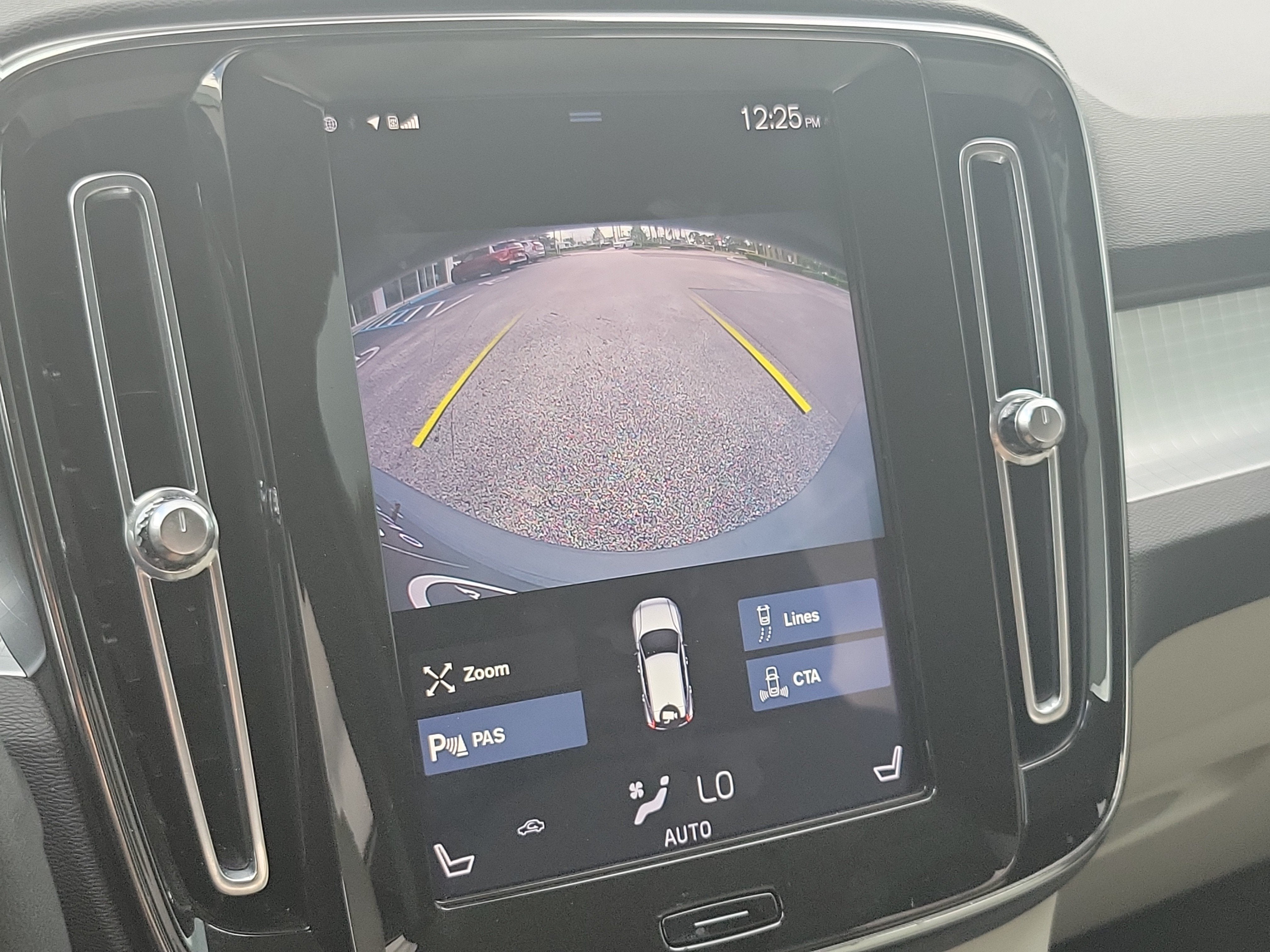 2021 Volvo XC40 Momentum