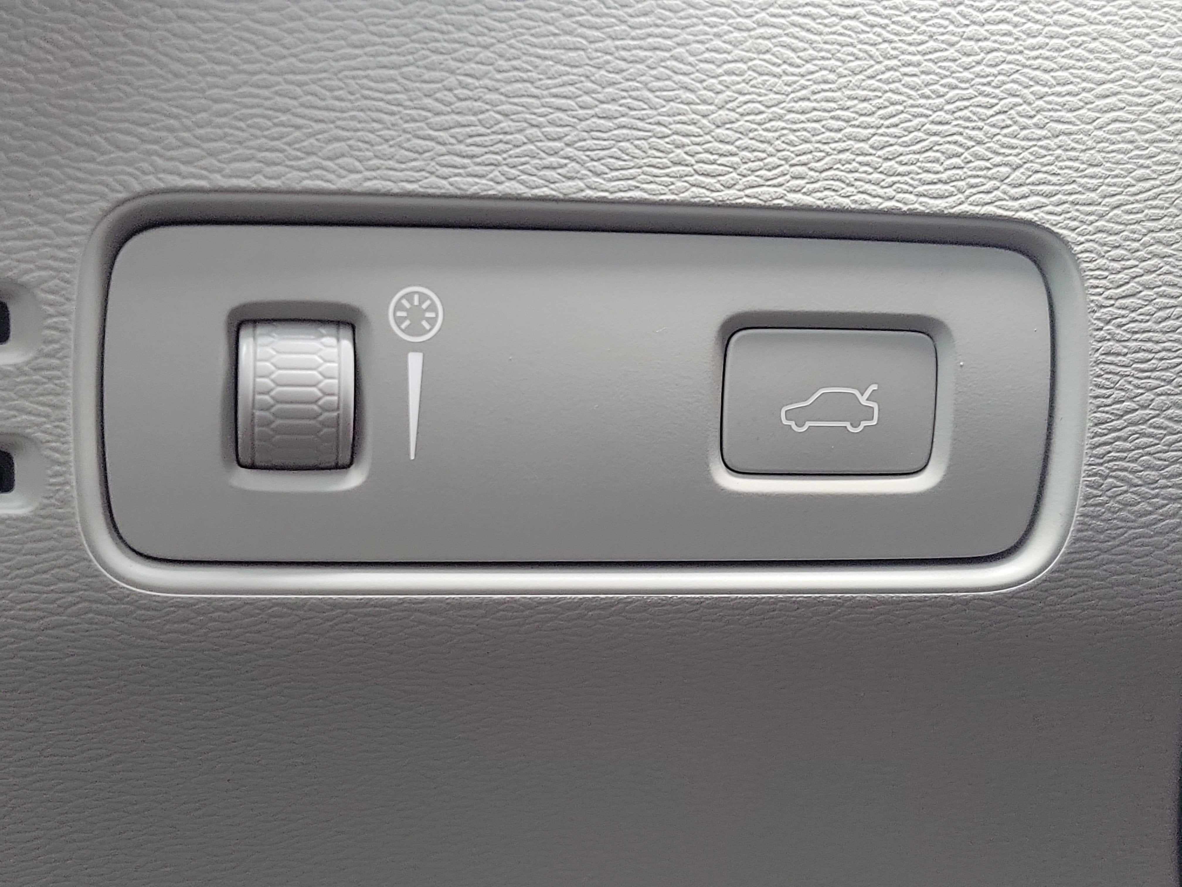 2021 Volvo XC40 Momentum