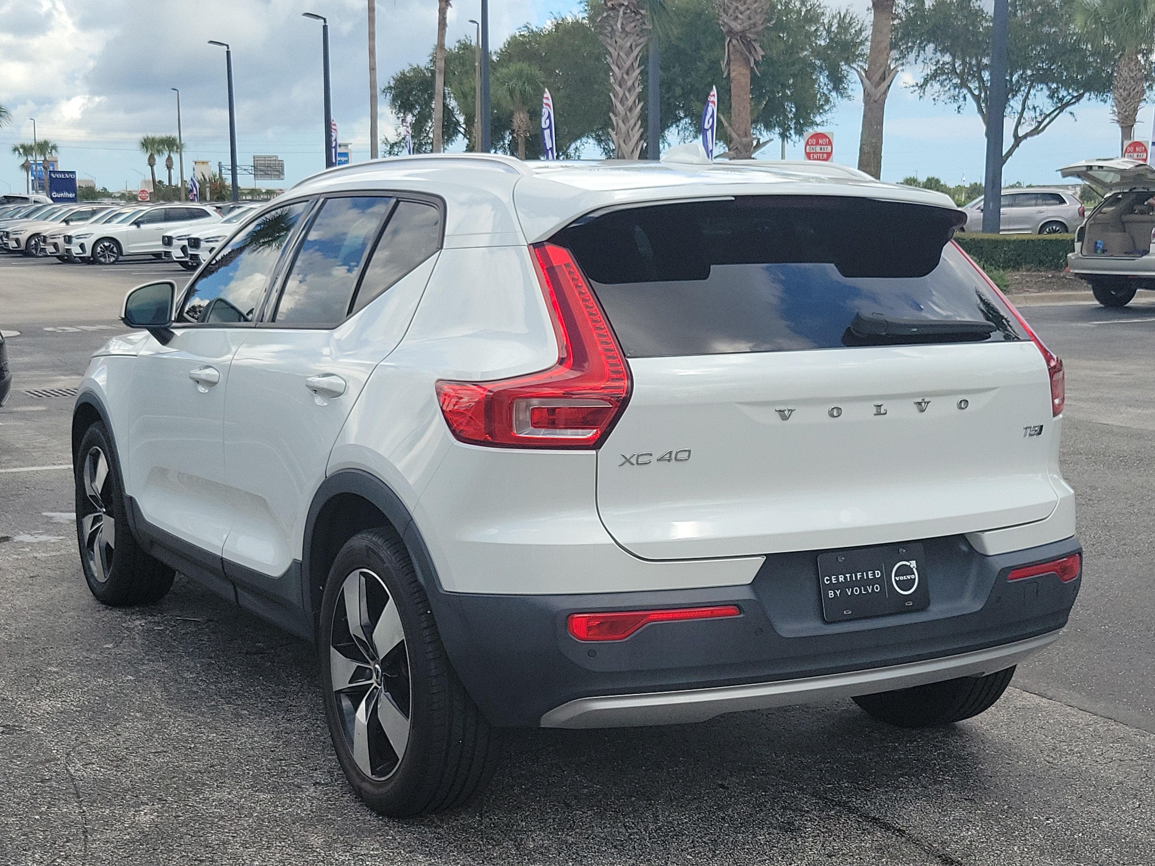 2021 Volvo XC40 Momentum