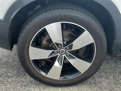 2021 Volvo XC40 Momentum