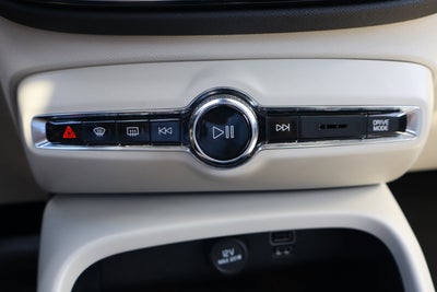 2021 Volvo XC40 Inscription