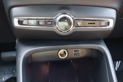 2022 Volvo XC40 Inscription