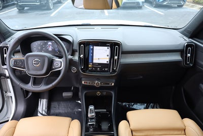 2022 Volvo XC40 Inscription