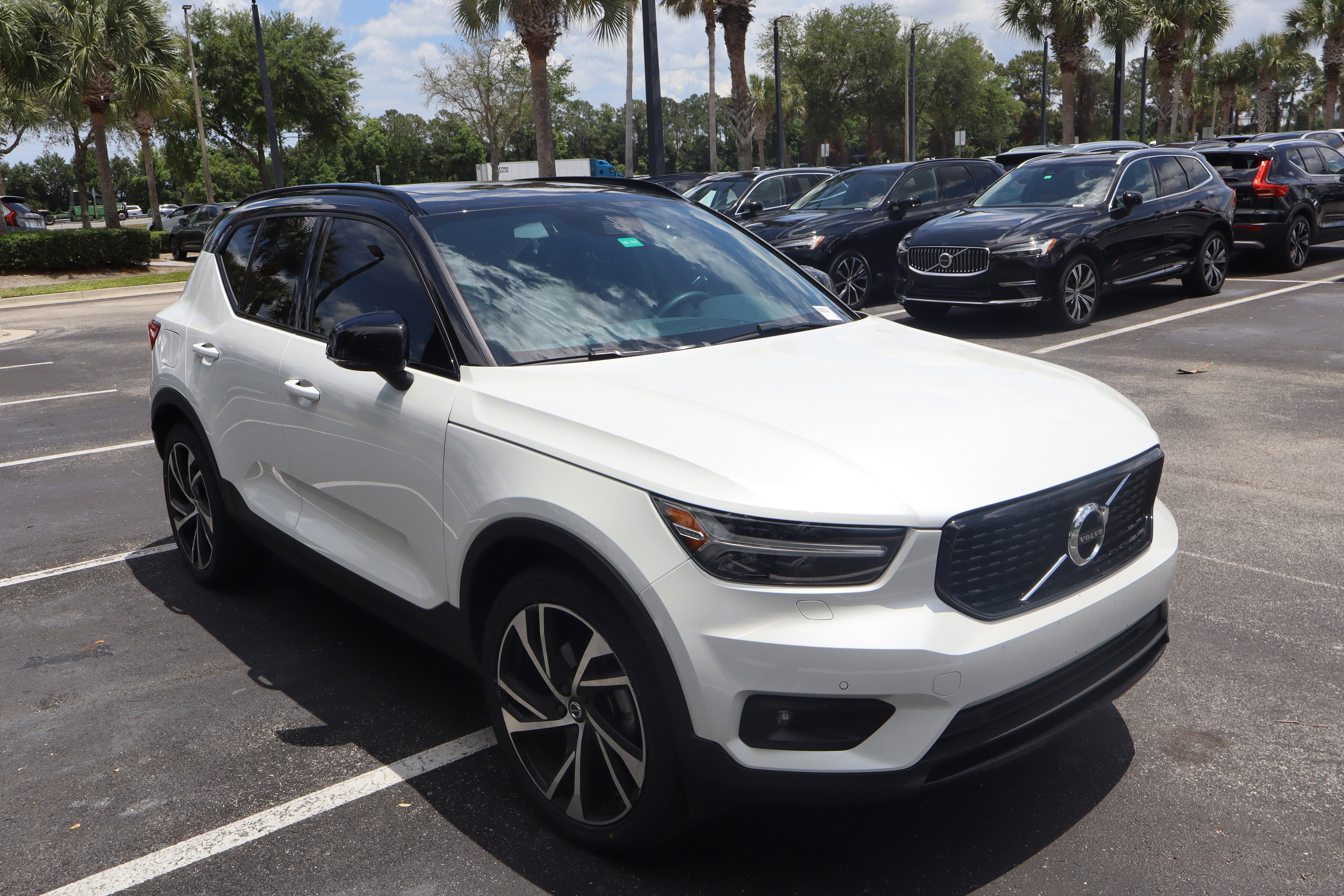 2022 Volvo XC40 R-Design